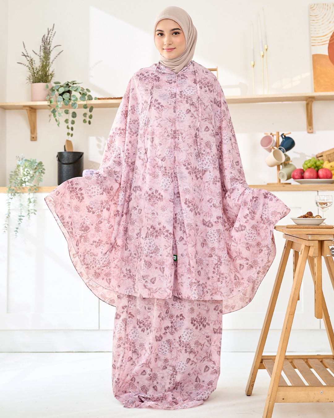 Tiara 587 Brown