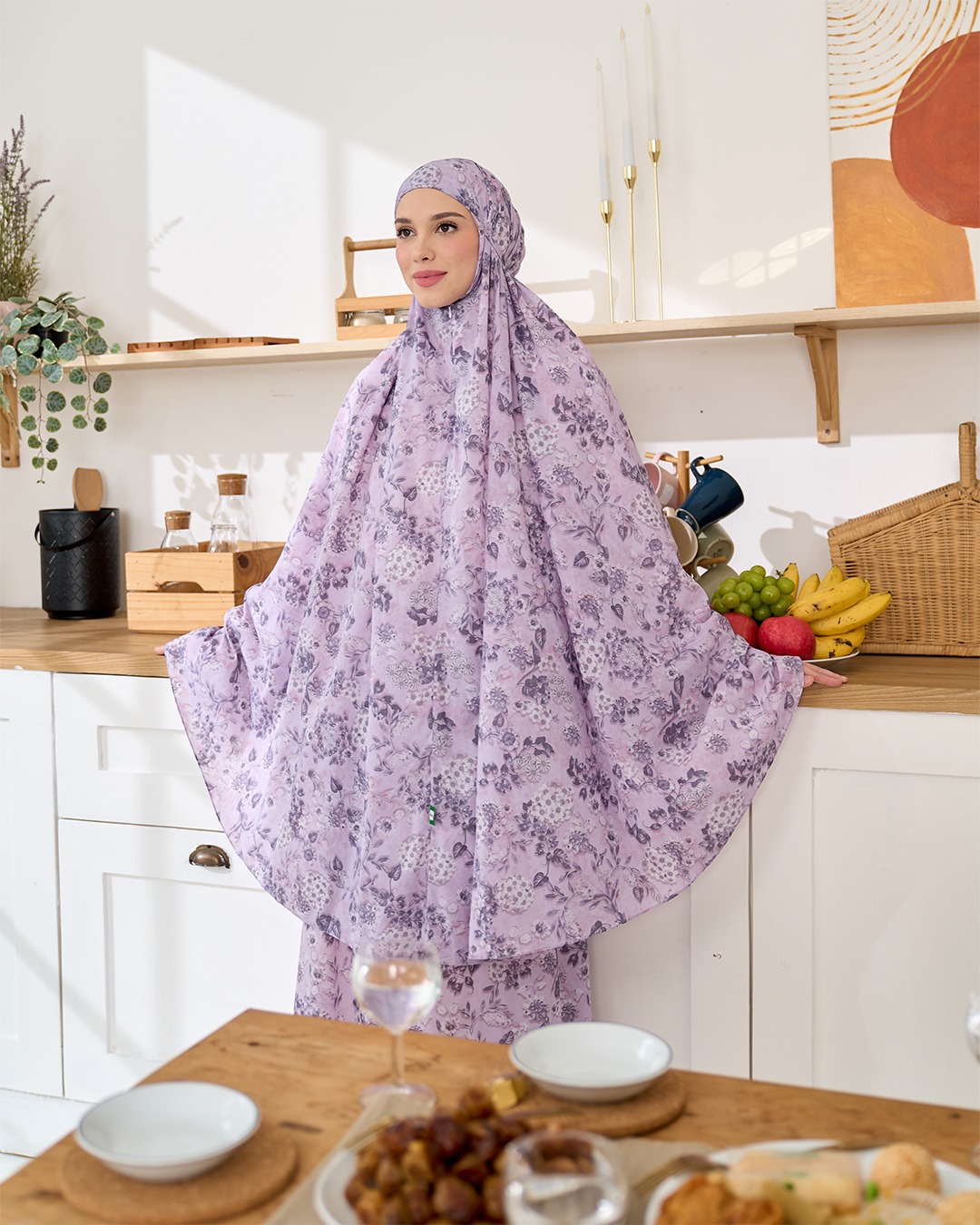 Tiara 587 Purple