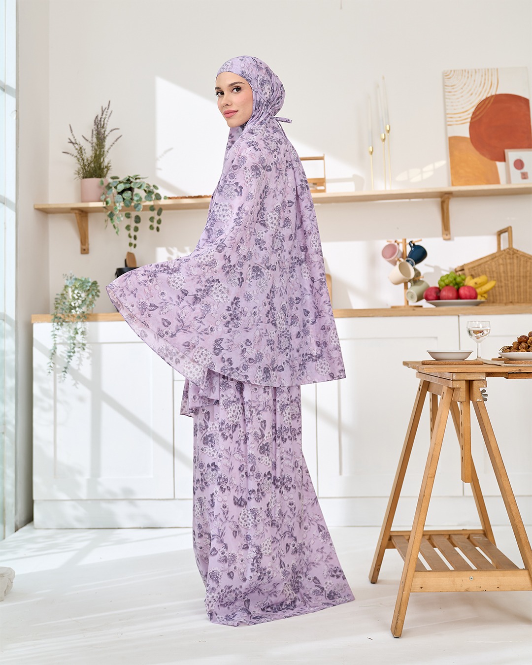 Tiara 587 Purple