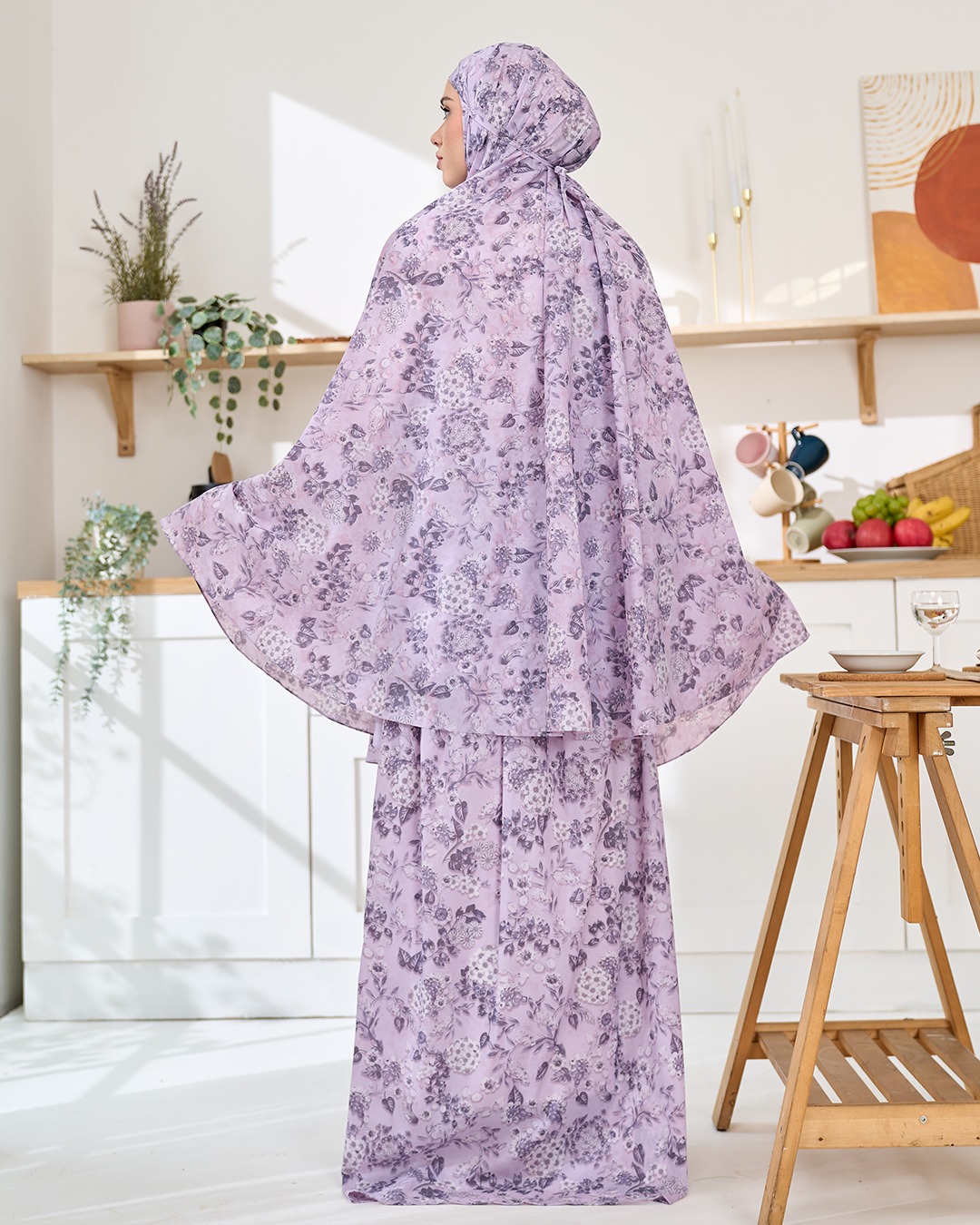 Tiara 587 Purple
