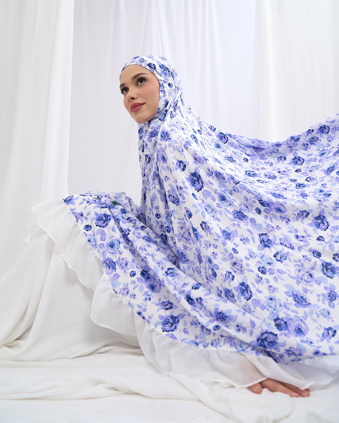 Tiara 588 Blue