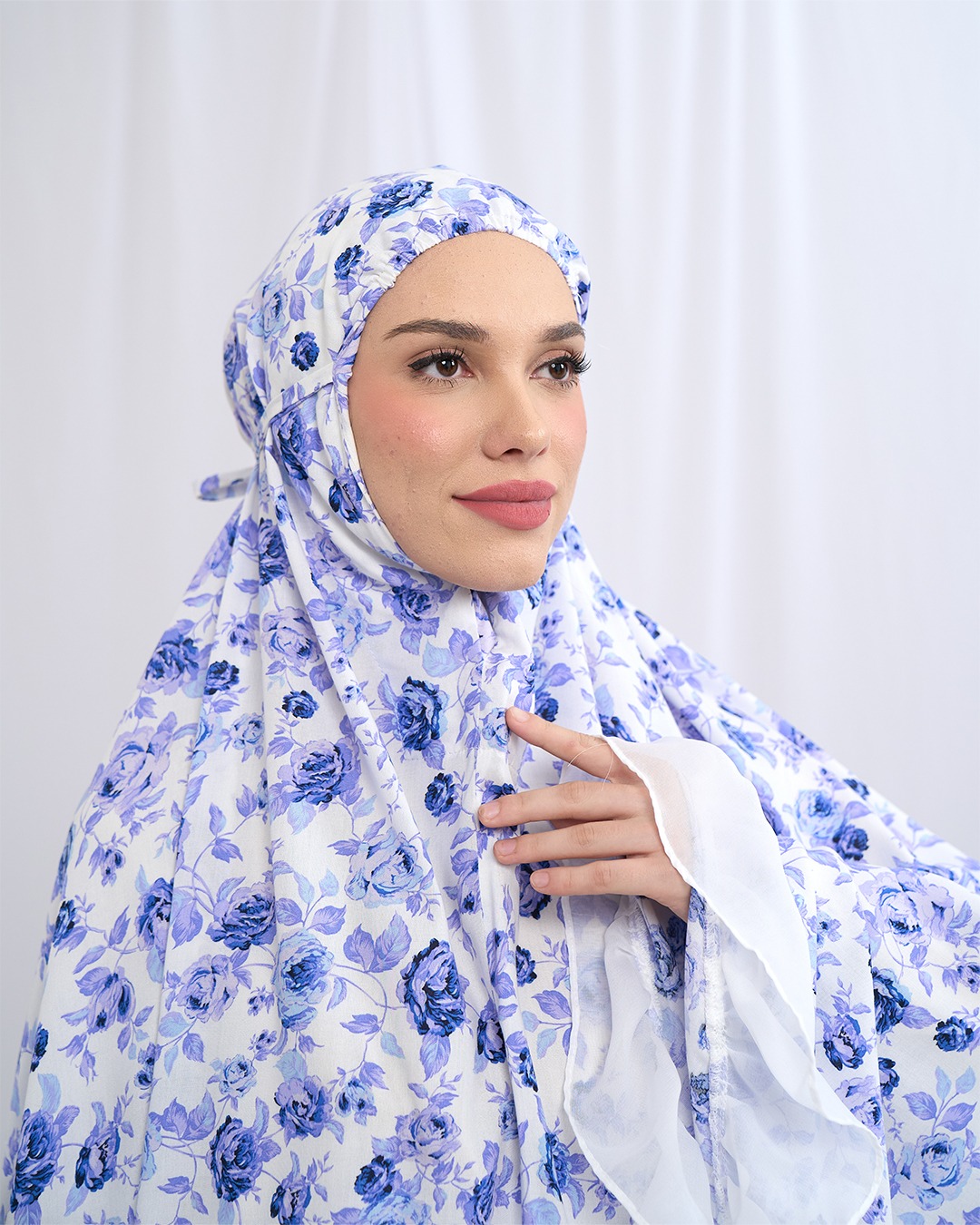 Tiara 588 Blue