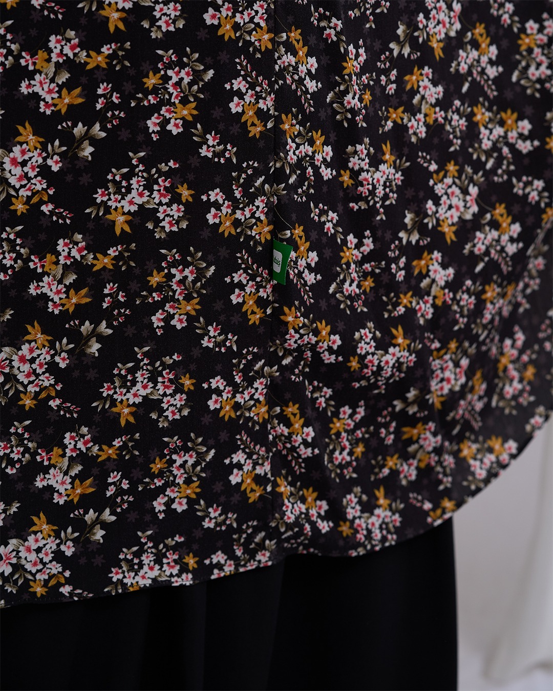 Tiara 601 Black