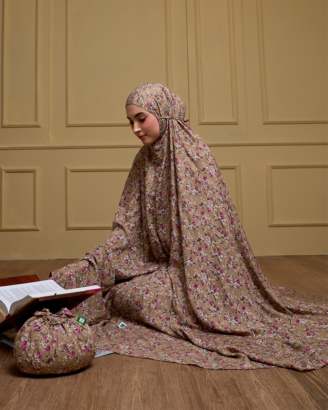 Tiara 601 Brown