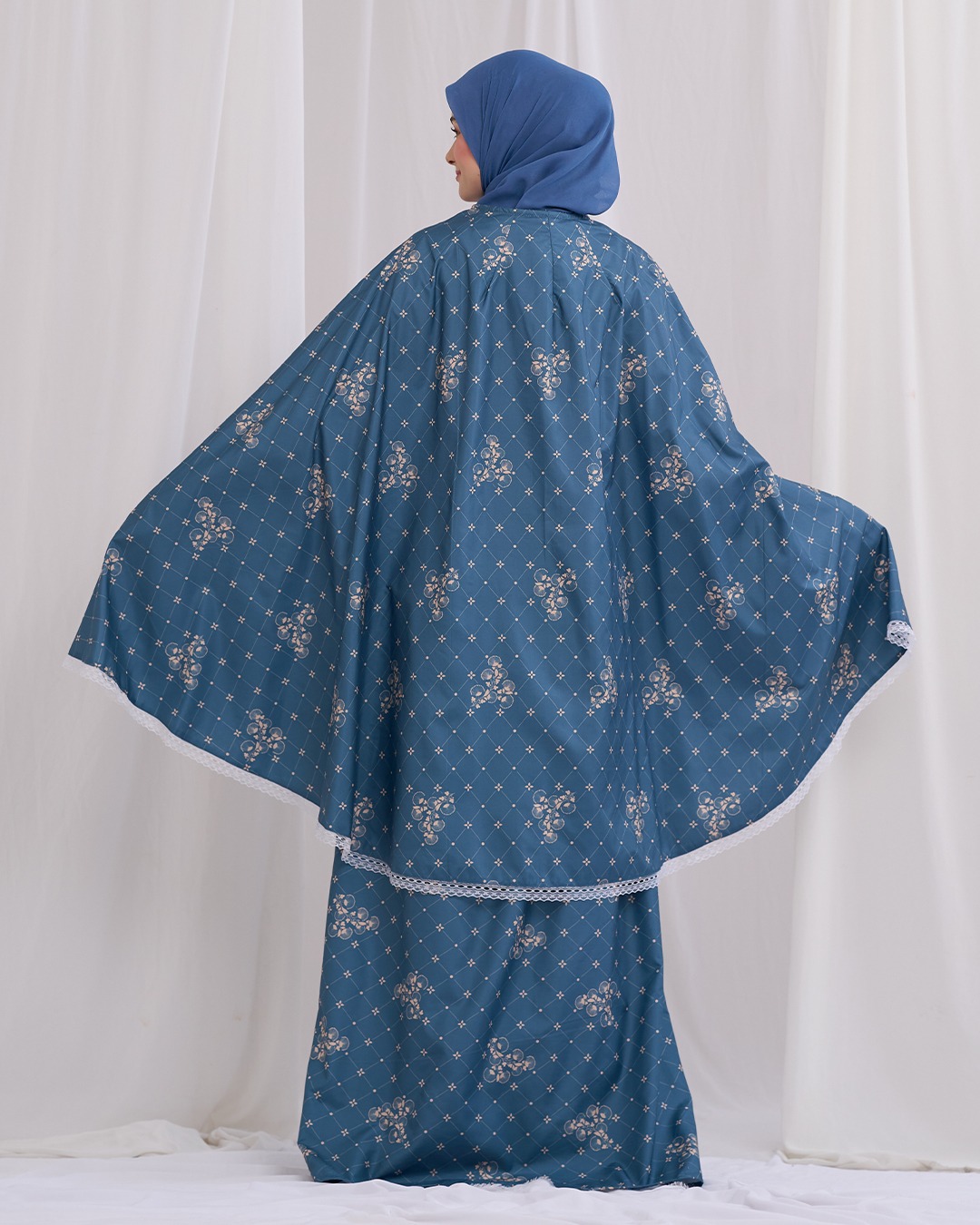 Tiara 602 Blue