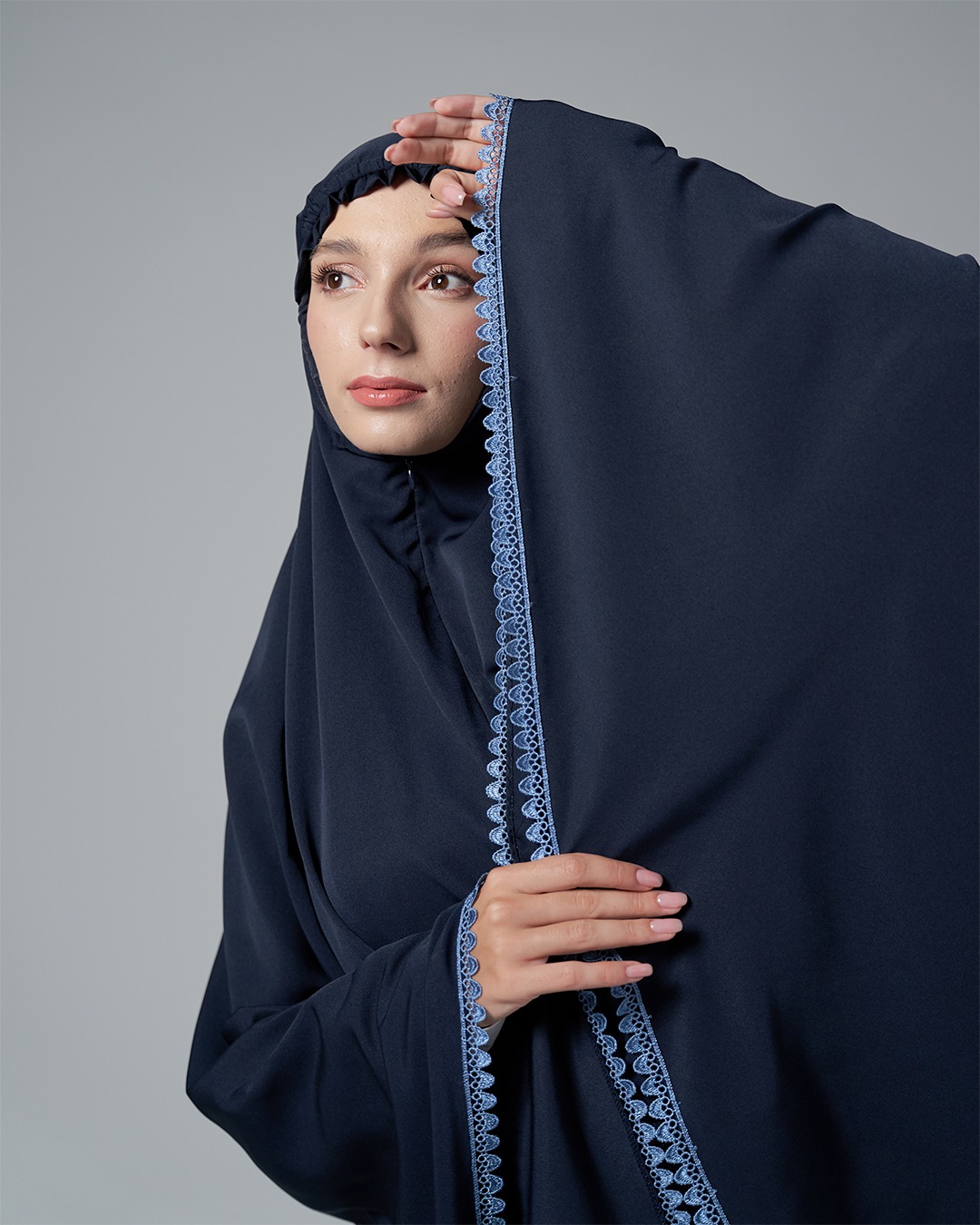 Tiara 607 Dark Navy