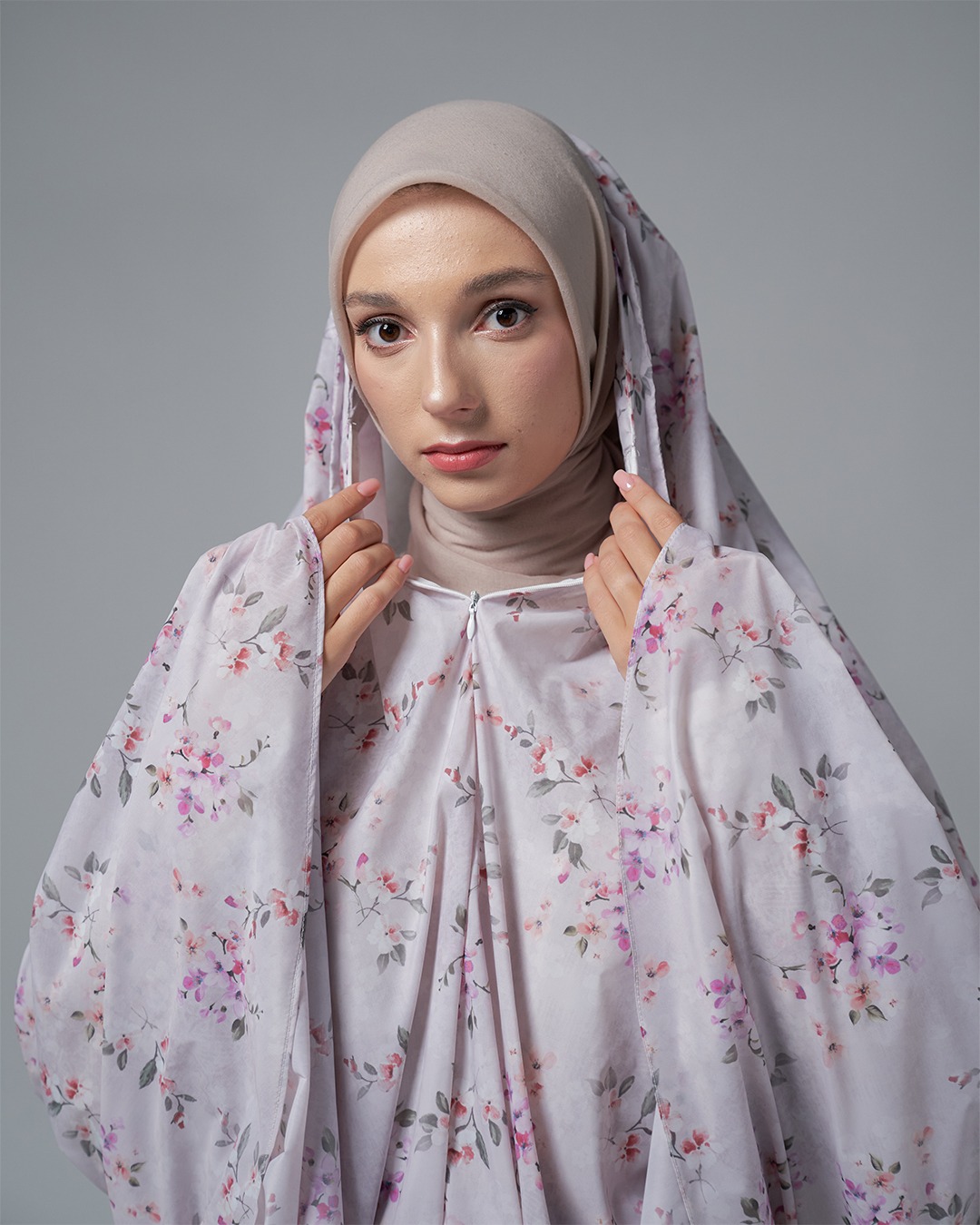 Tiara 609 Grey