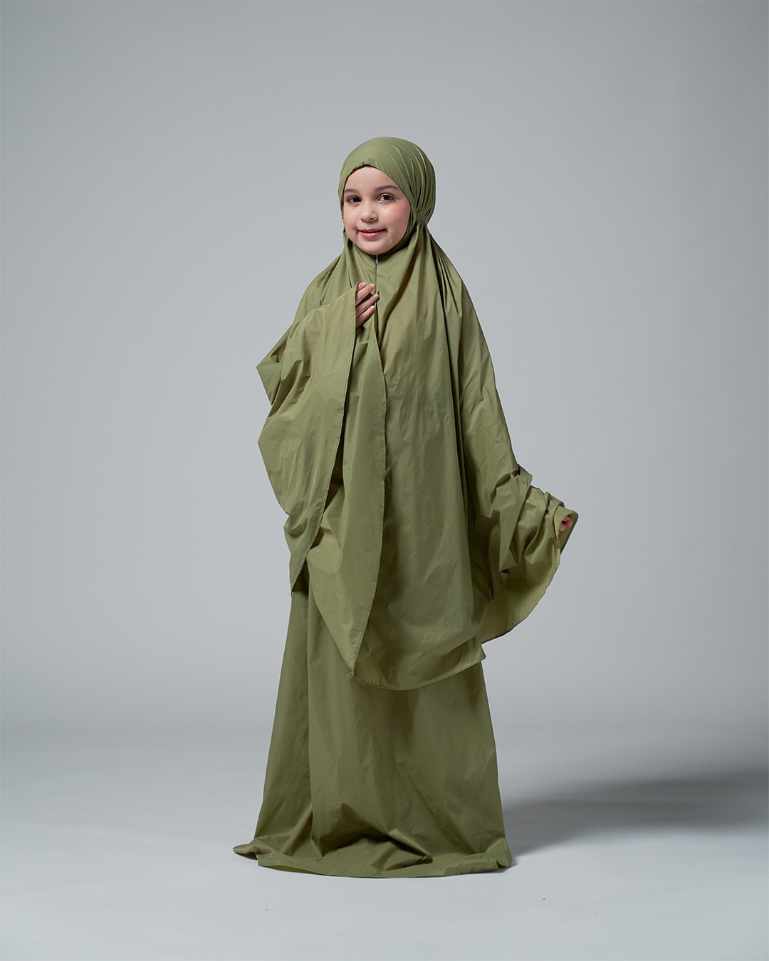 Tiara 610 Green Child