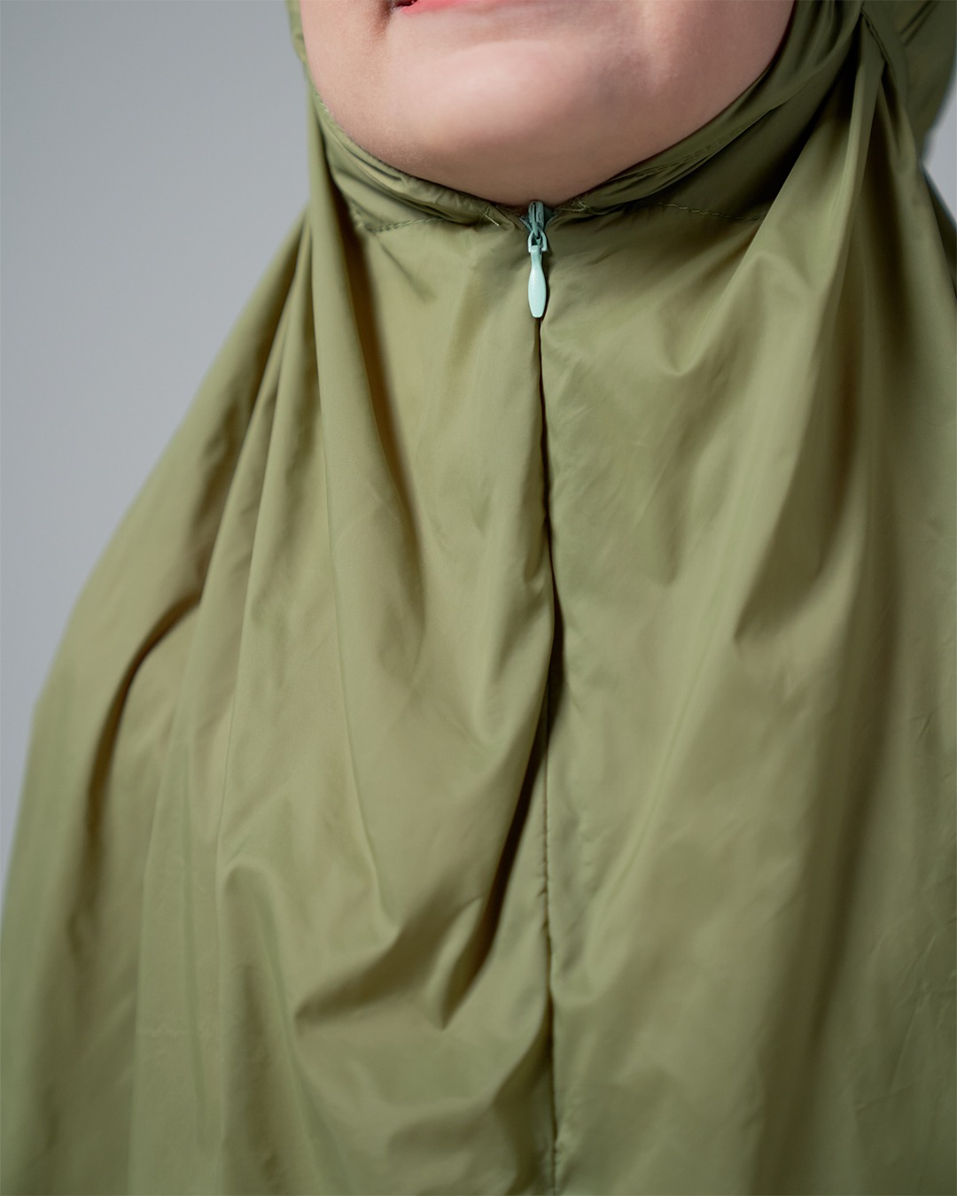 Tiara 610 Green Child