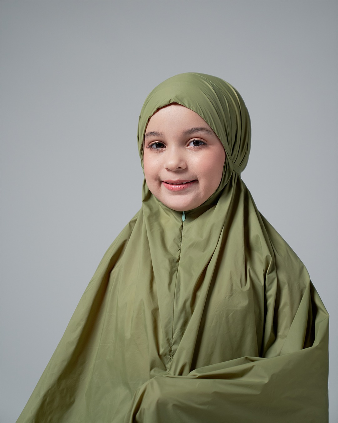 Tiara 610 Green Child