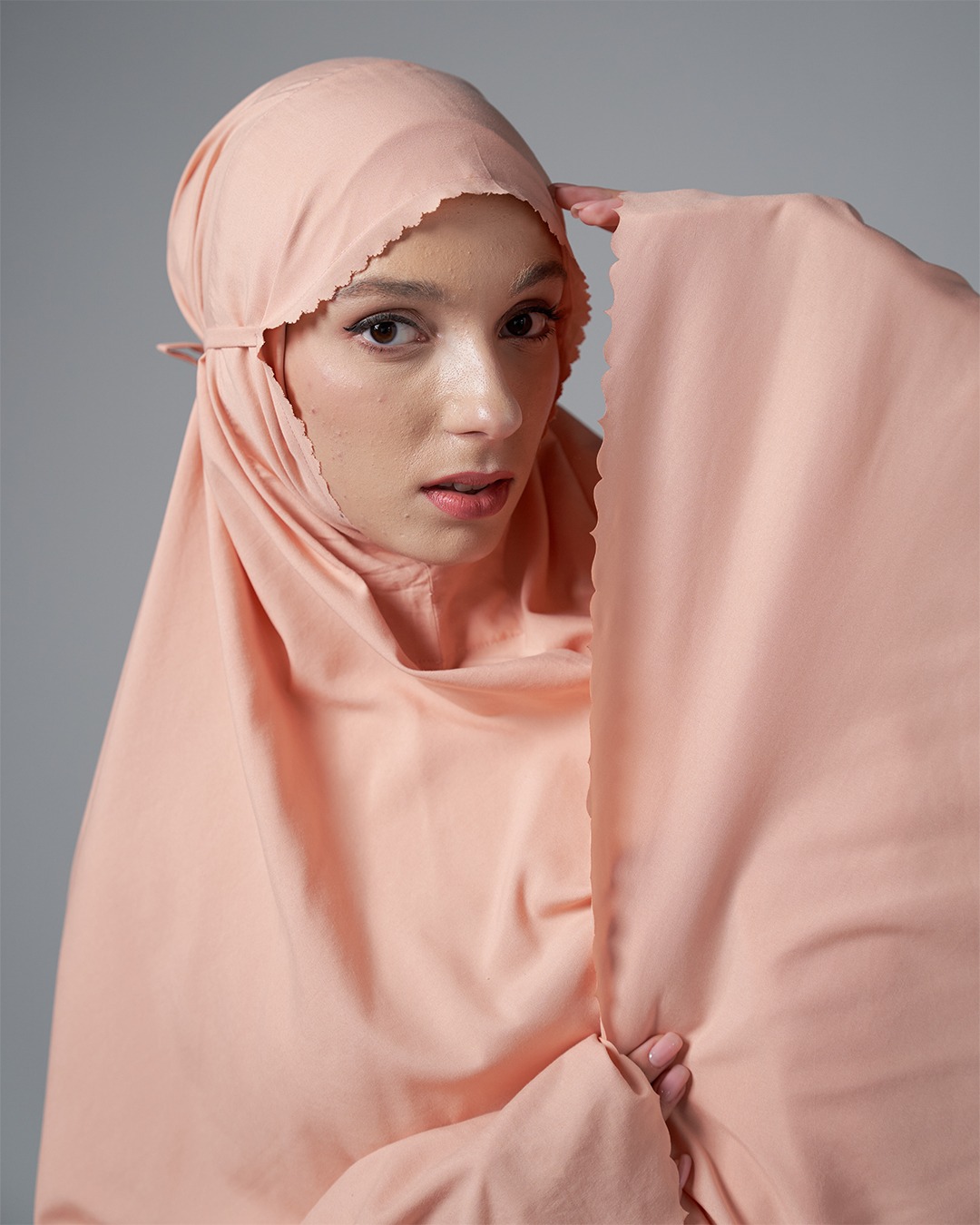 Tiara 612 Peach