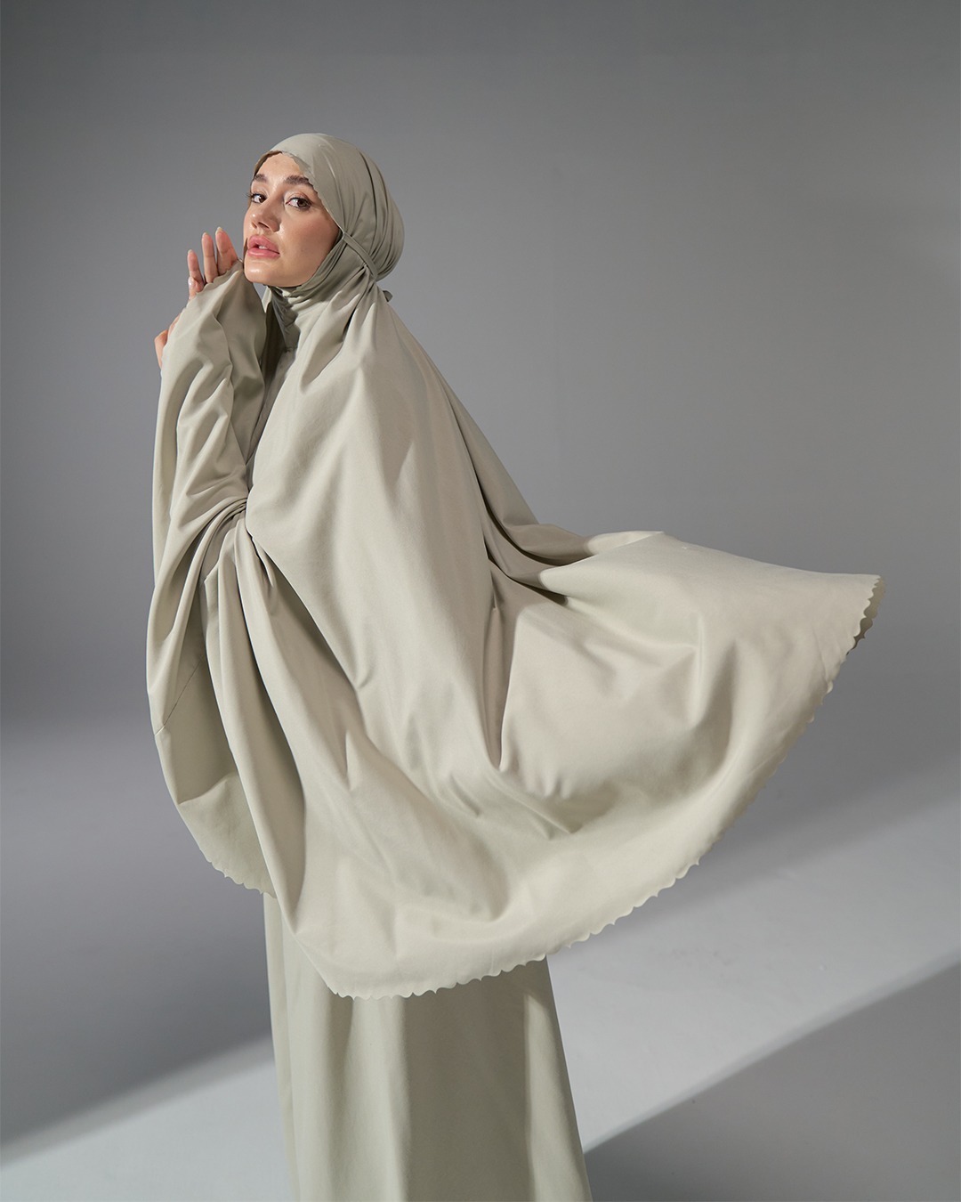 Tiara 612 Grey