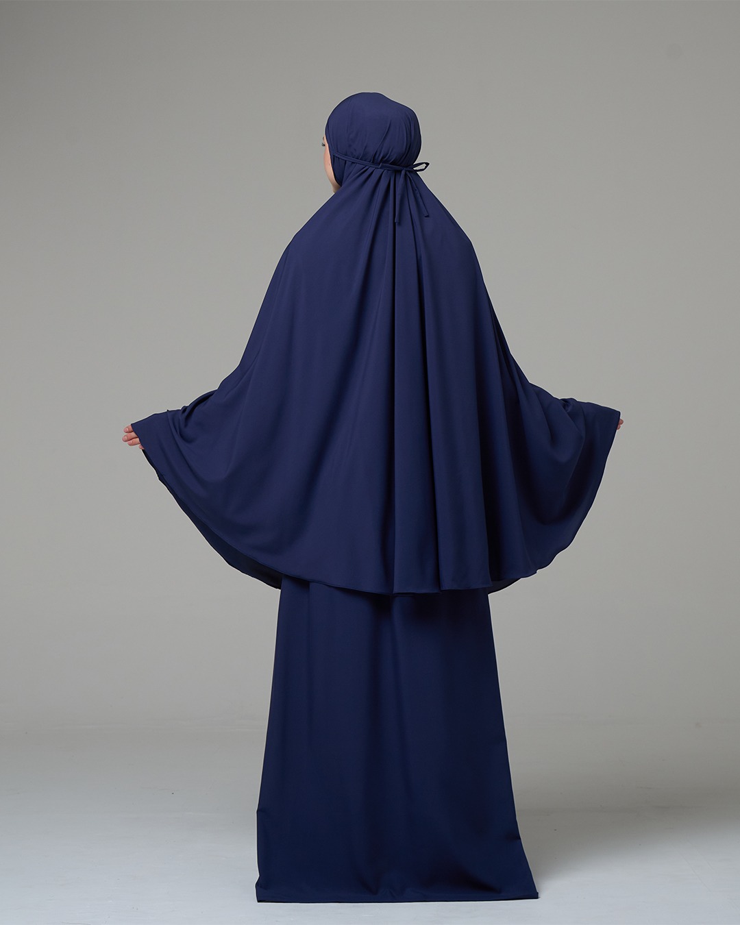 Tiara 614 Navy