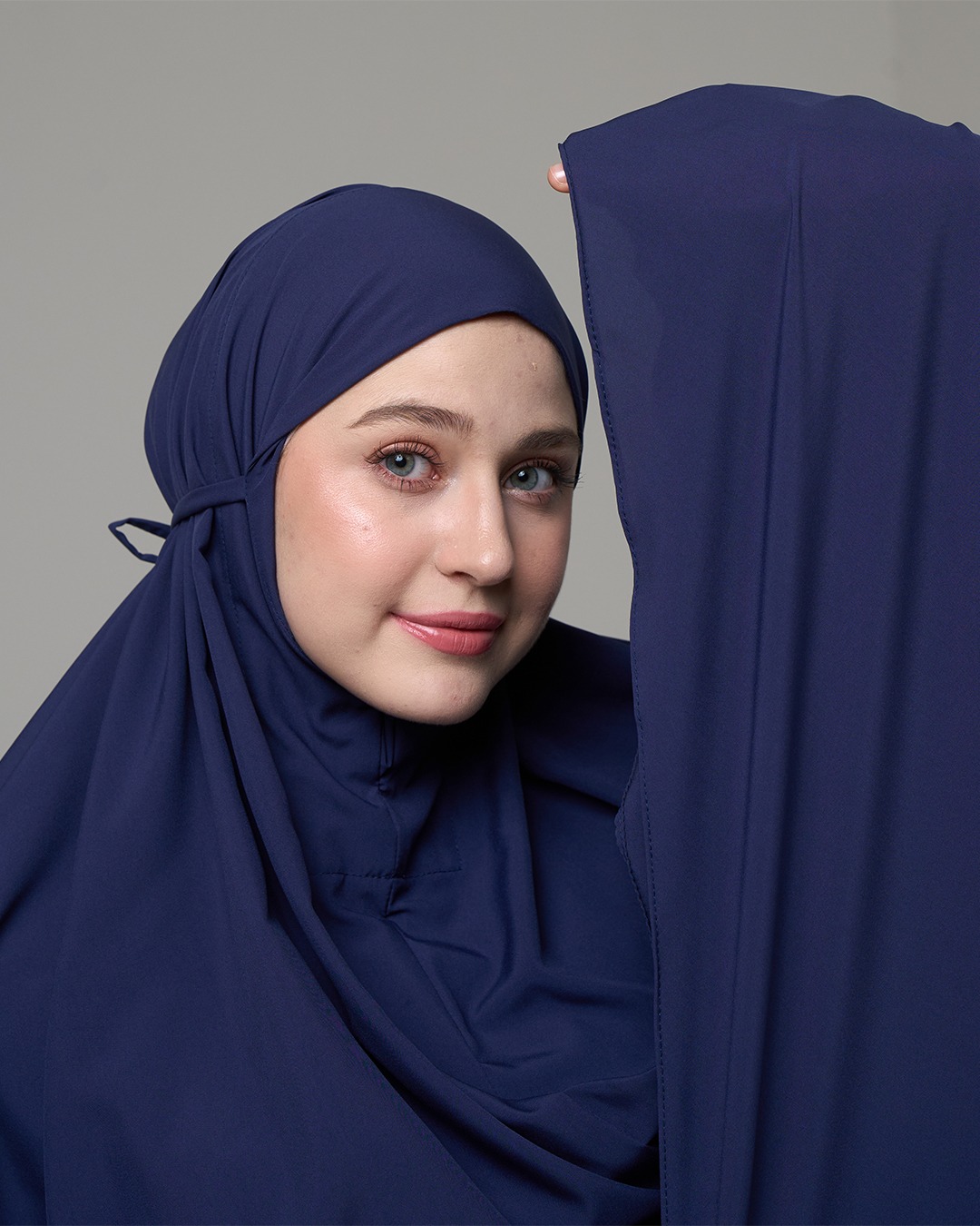 Tiara 614 Navy