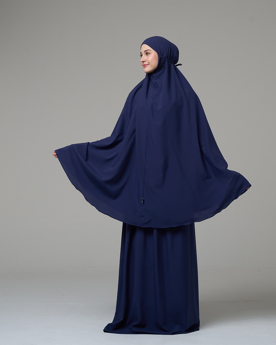 Tiara 614 Navy