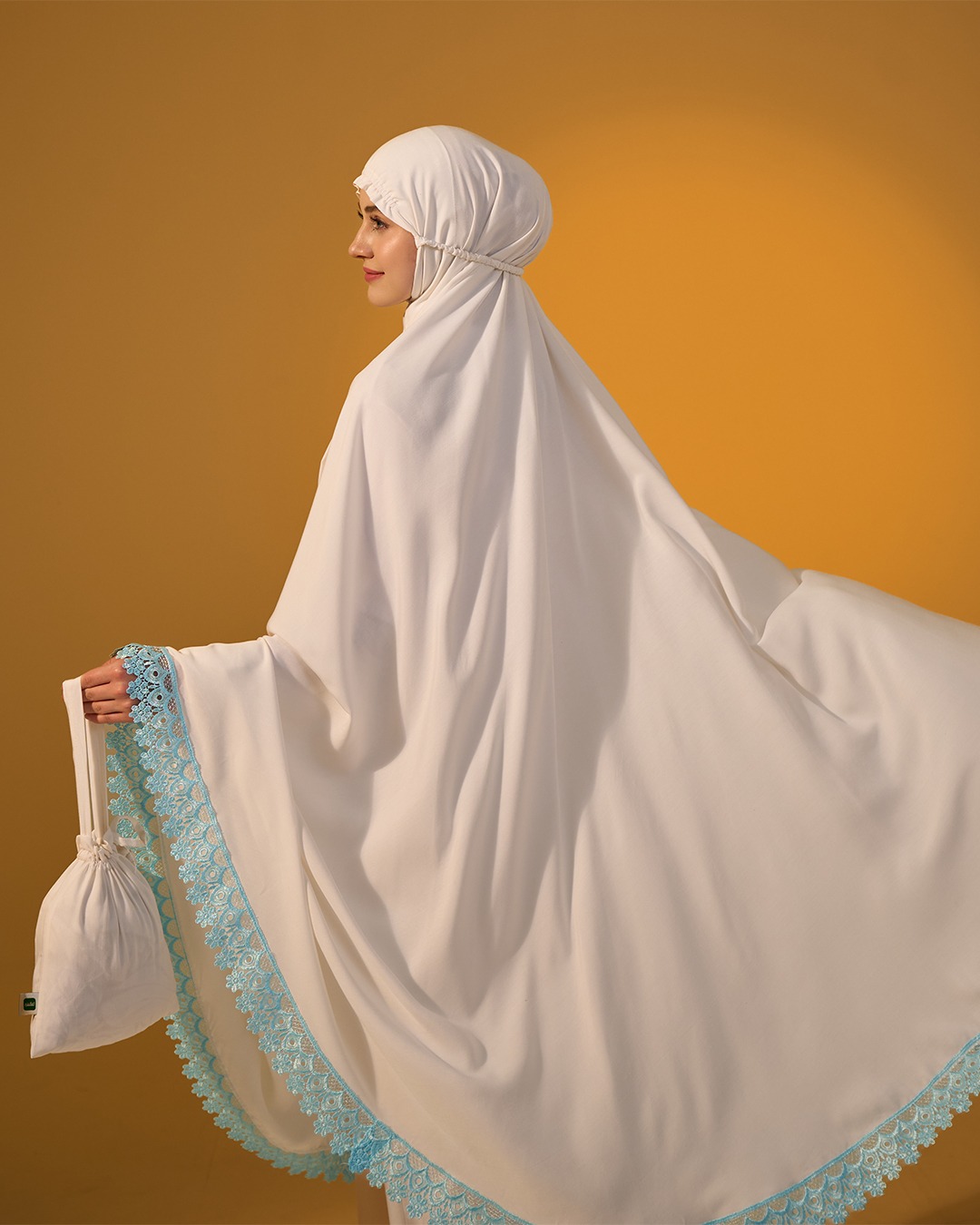 Tiara 616 Broken White