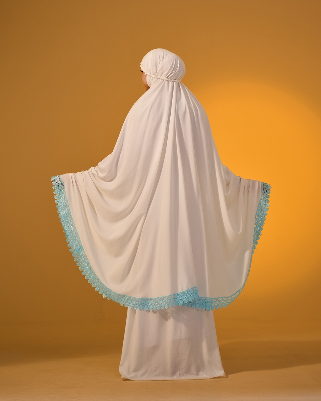 Tiara 616 Broken White