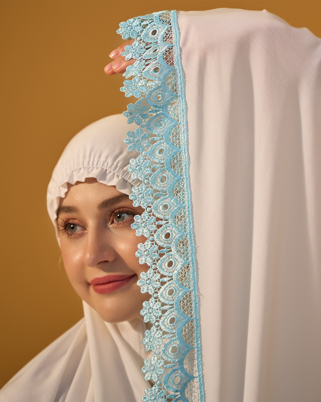 Tiara 616 Broken White