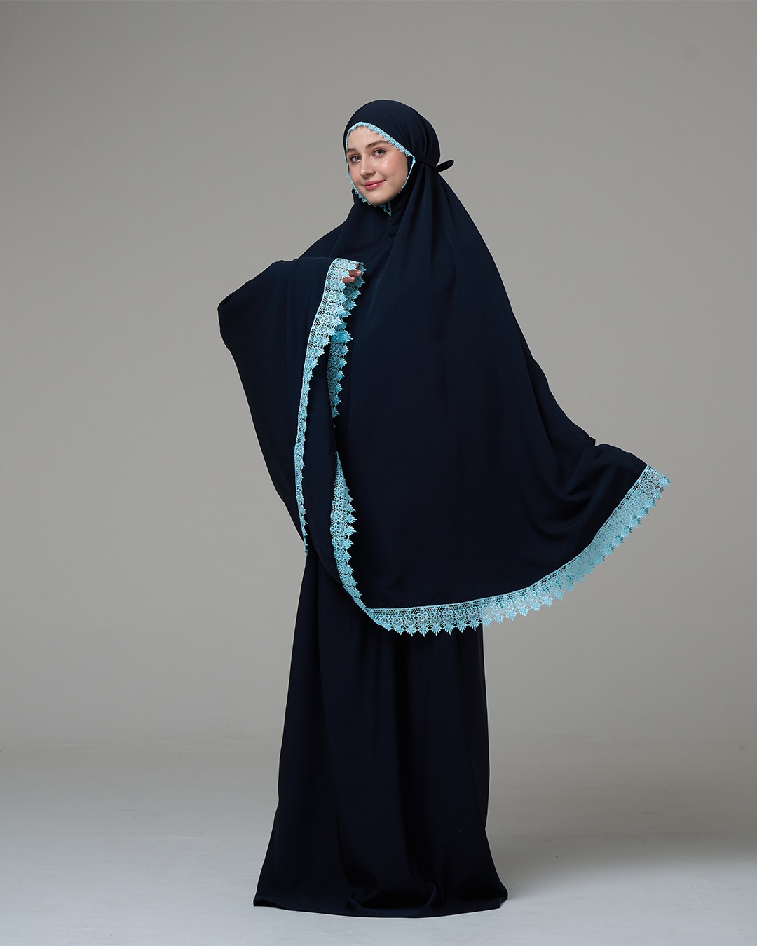 Tiara 618 Dark Navy