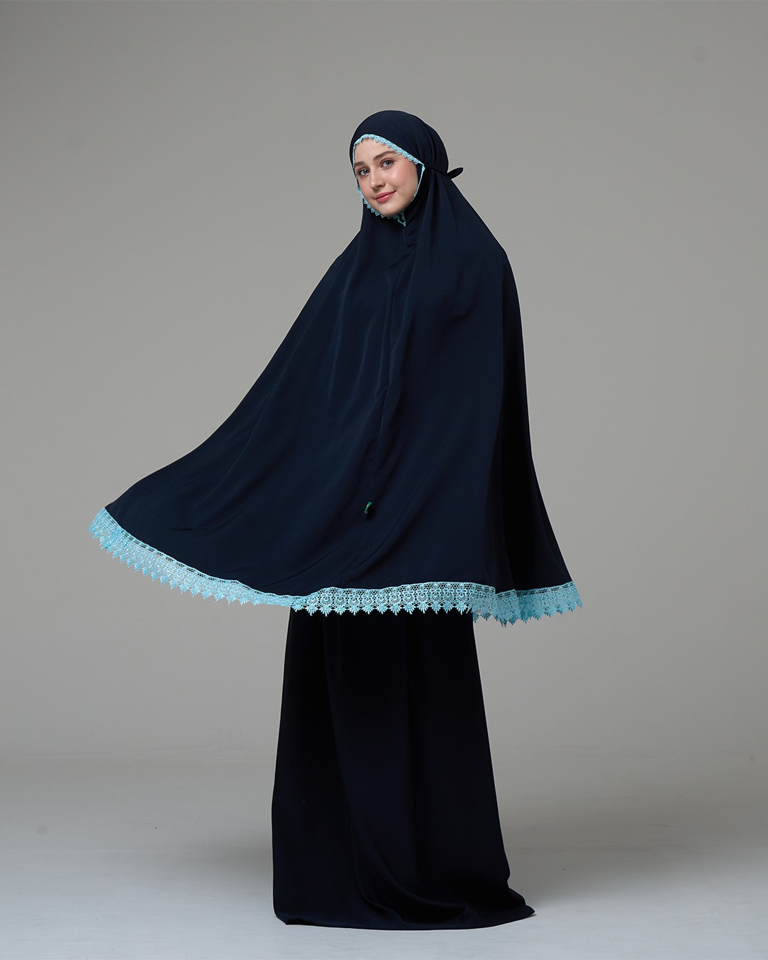Tiara 618 Dark Navy