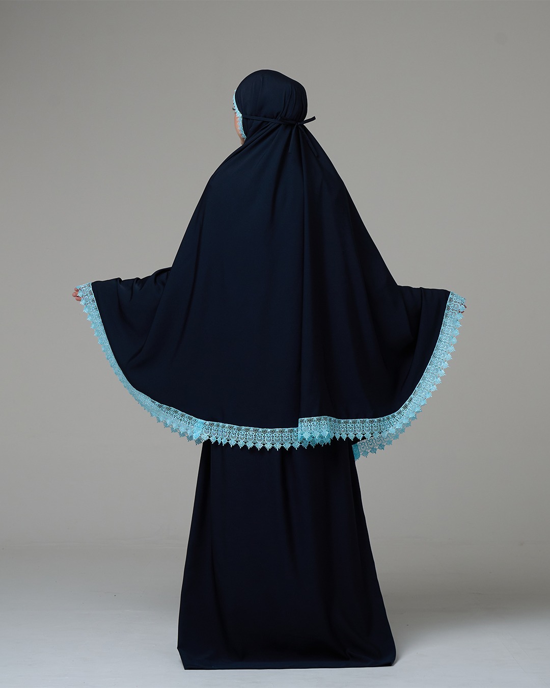 Tiara 618 Dark Navy