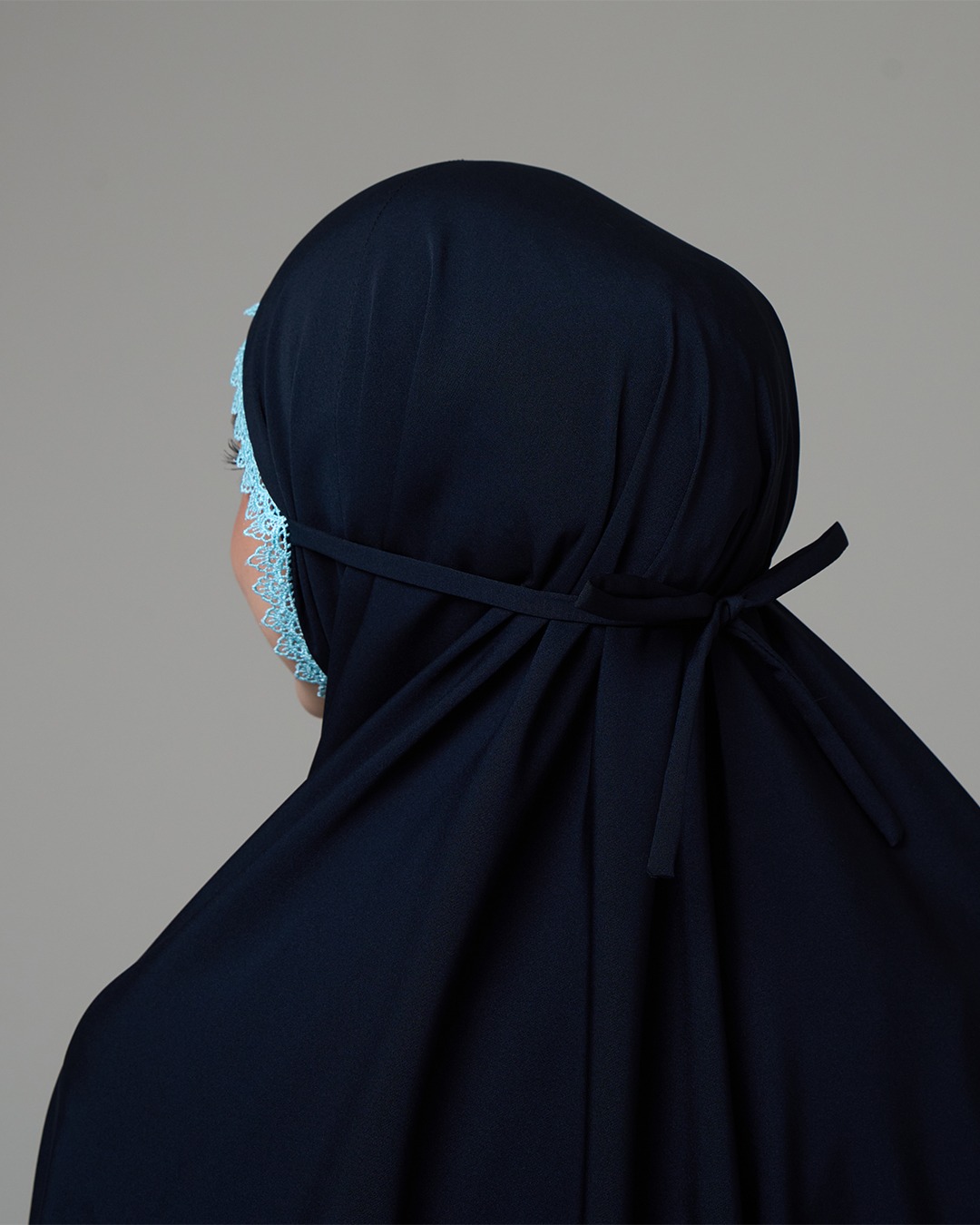 Tiara 618 Dark Navy