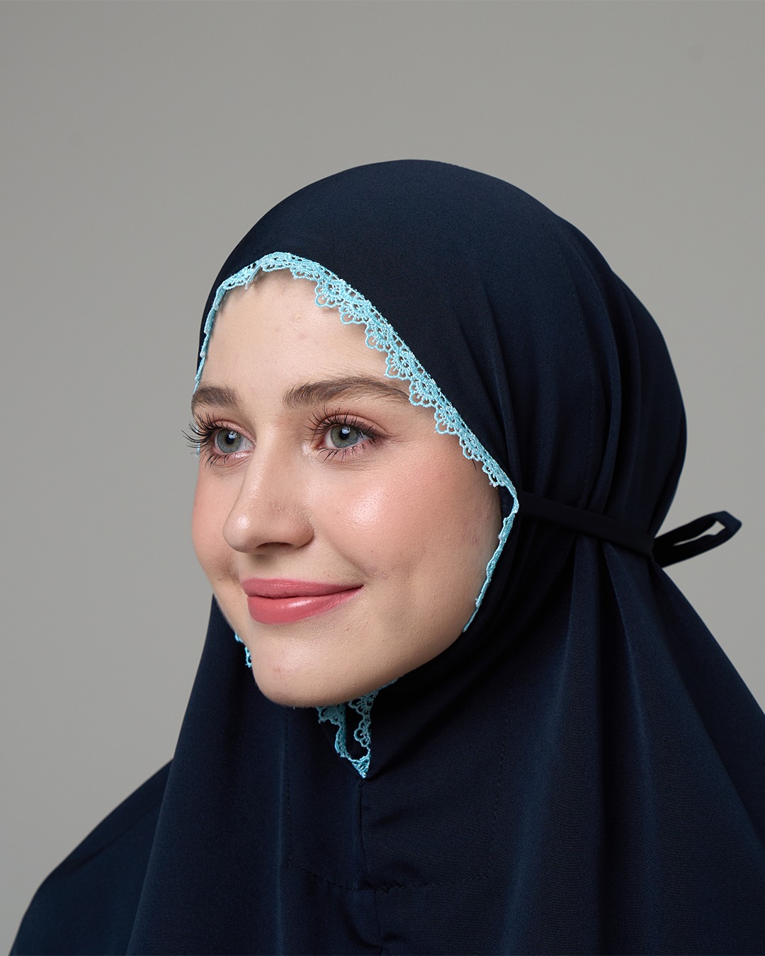 Tiara 618 Dark Navy