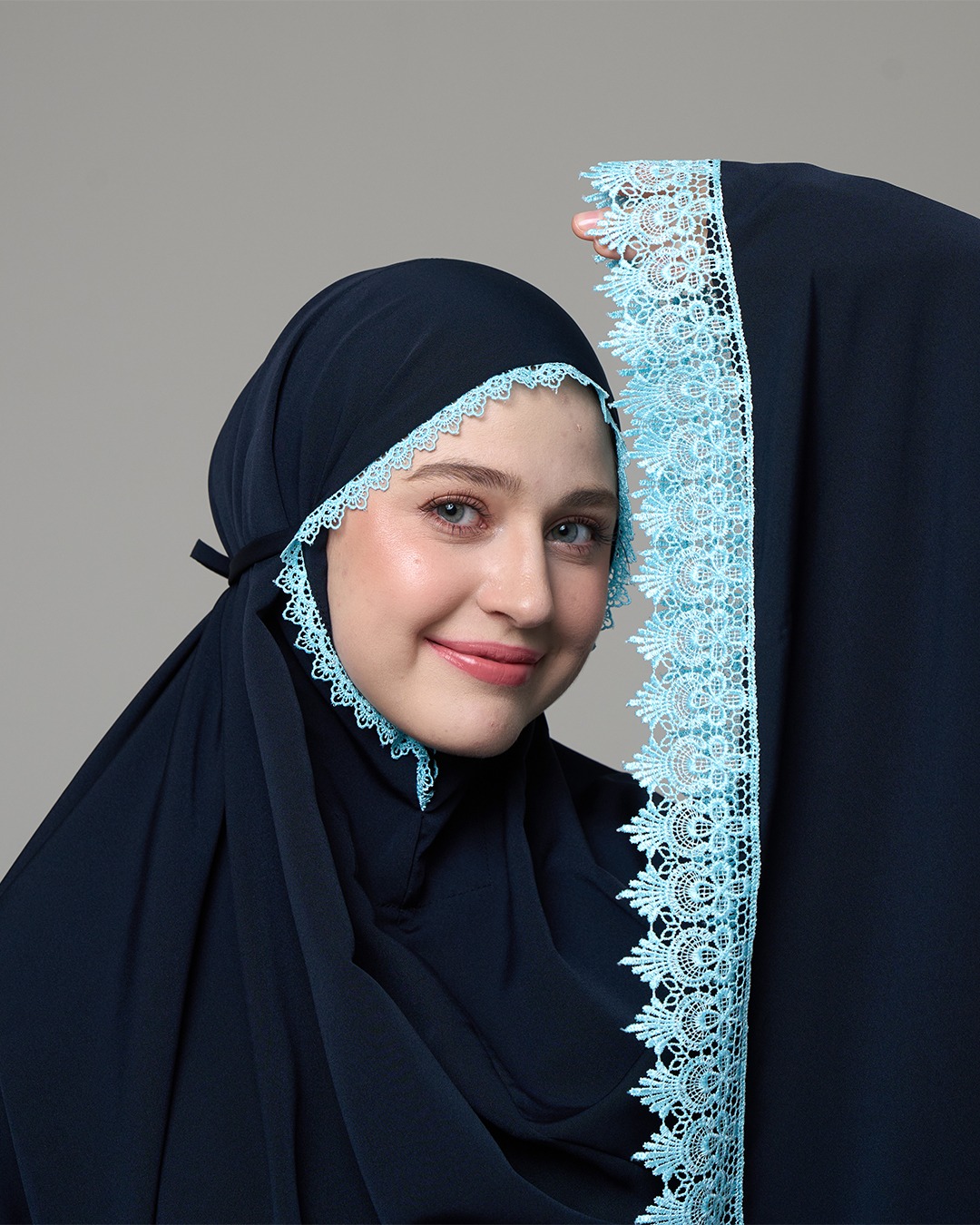 Tiara 618 Dark Navy