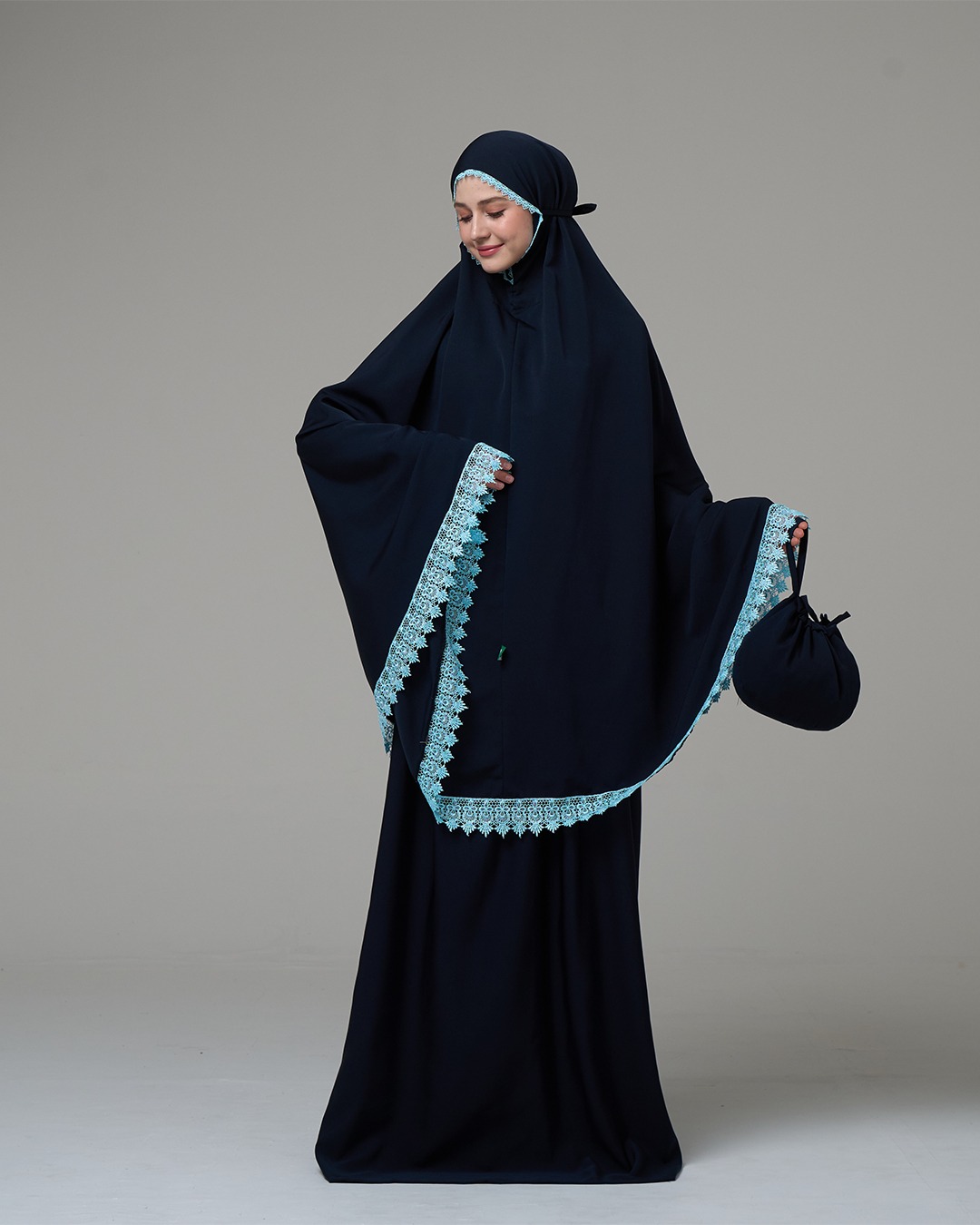 Tiara 618 Dark Navy