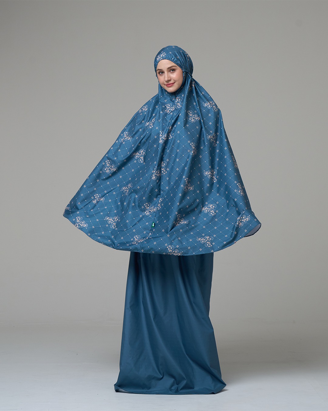 Tiara 620 Blue