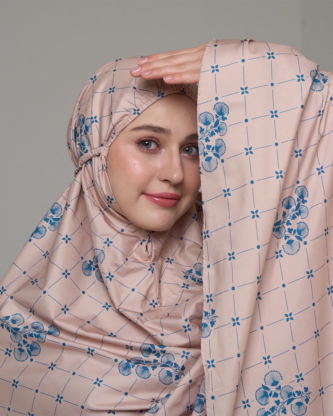 Tiara 620 Cream