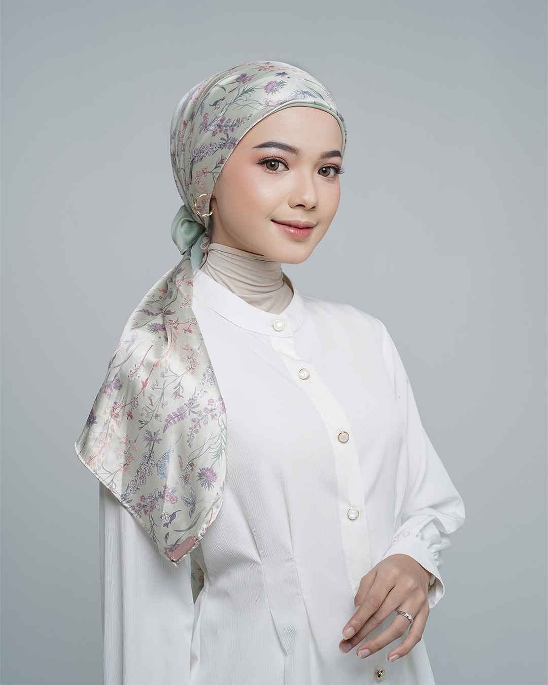 Winonamodest x Tatuis - Abloom Vintage Instant Scarf Pale Green