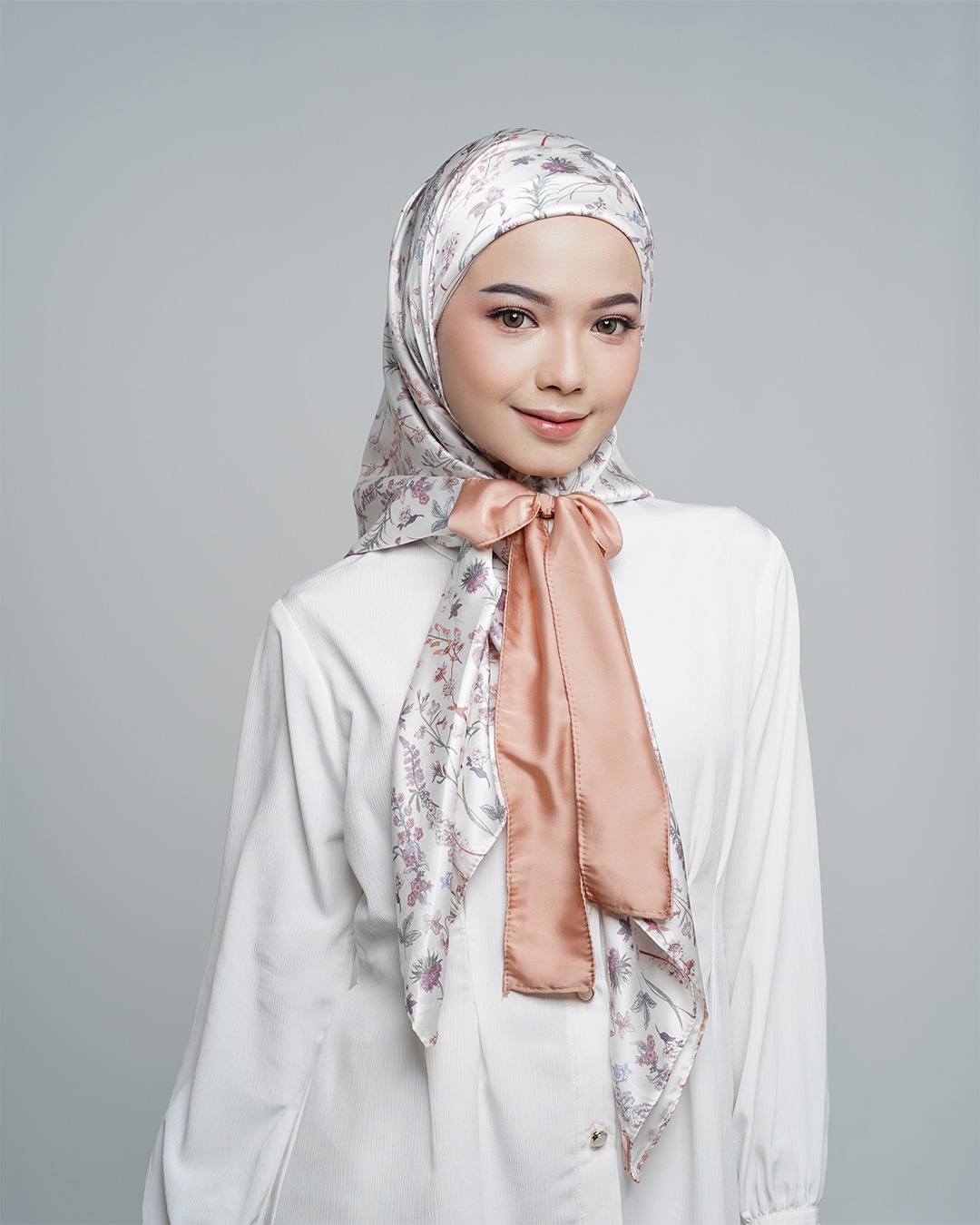 Winonamodes x Tatuis - Abloom Vintage Instan Scarf White