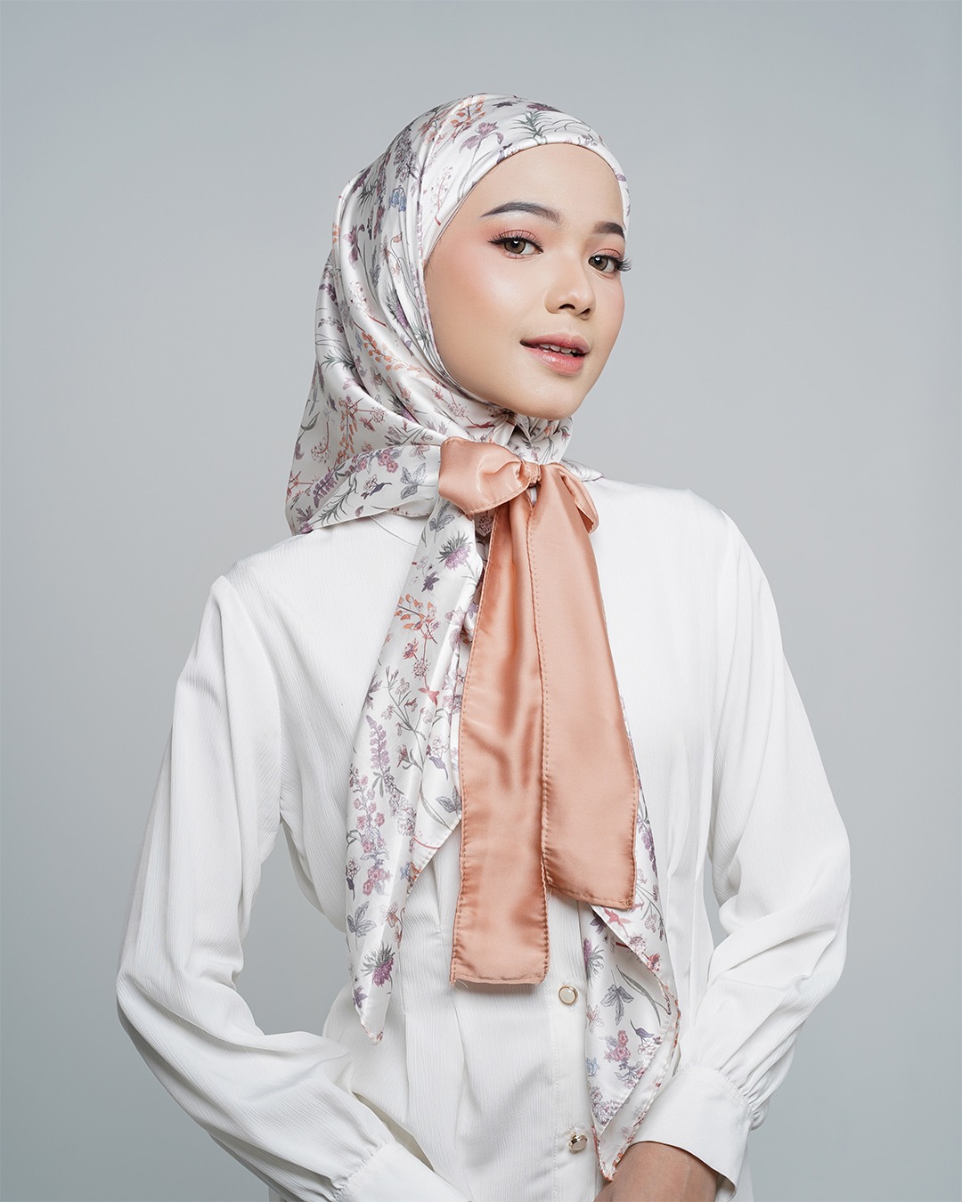 Winonamodes x Tatuis - Abloom Vintage Instan Scarf White