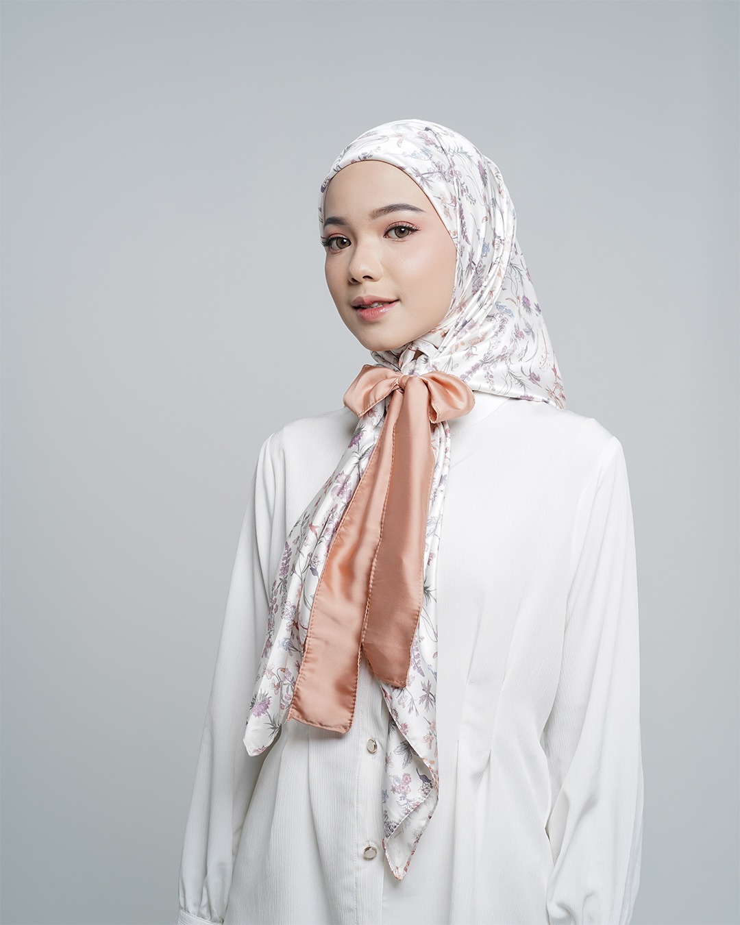 Winonamodes x Tatuis - Abloom Vintage Instan Scarf White