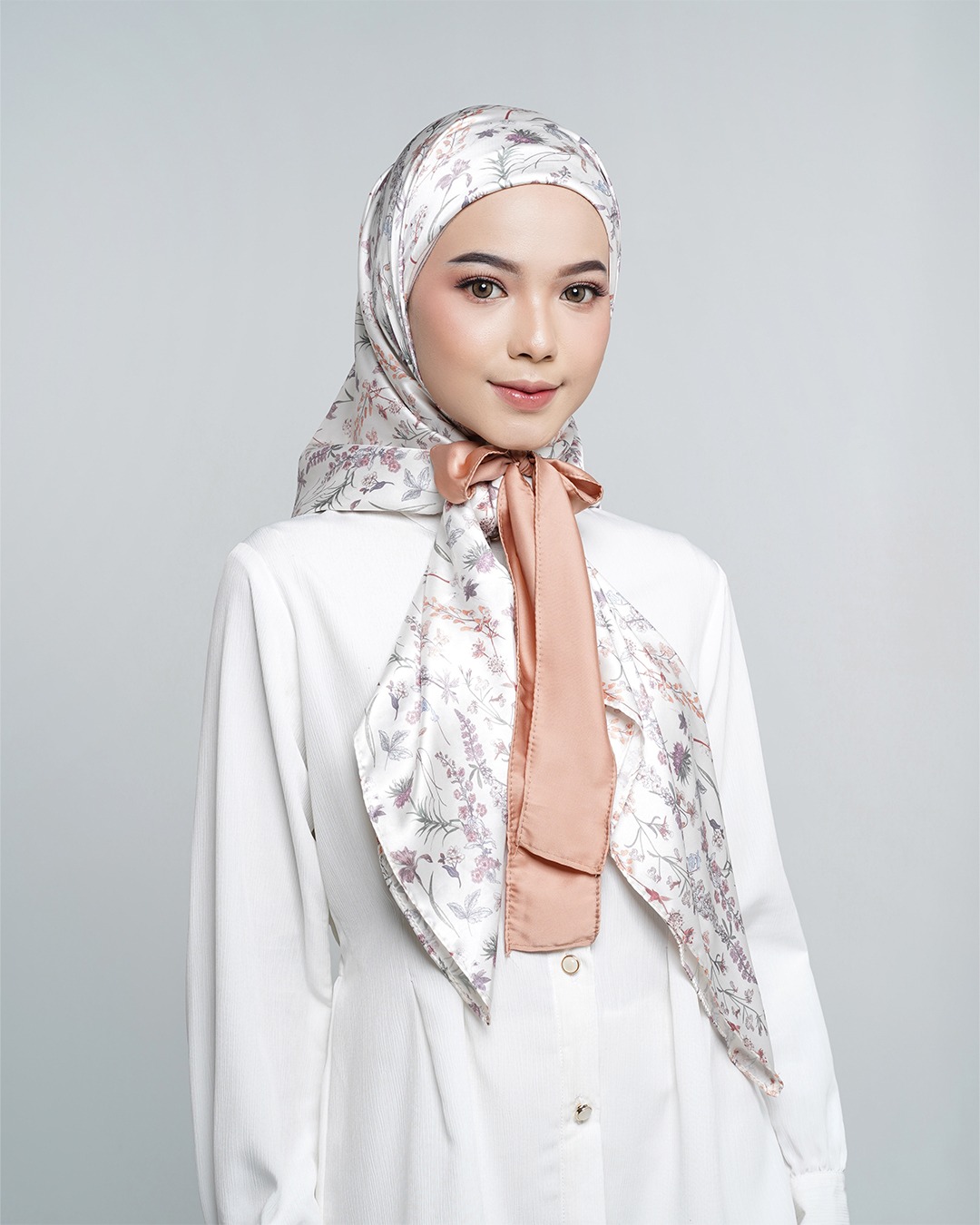 Winonamodes x Tatuis - Abloom Vintage Instan Scarf White