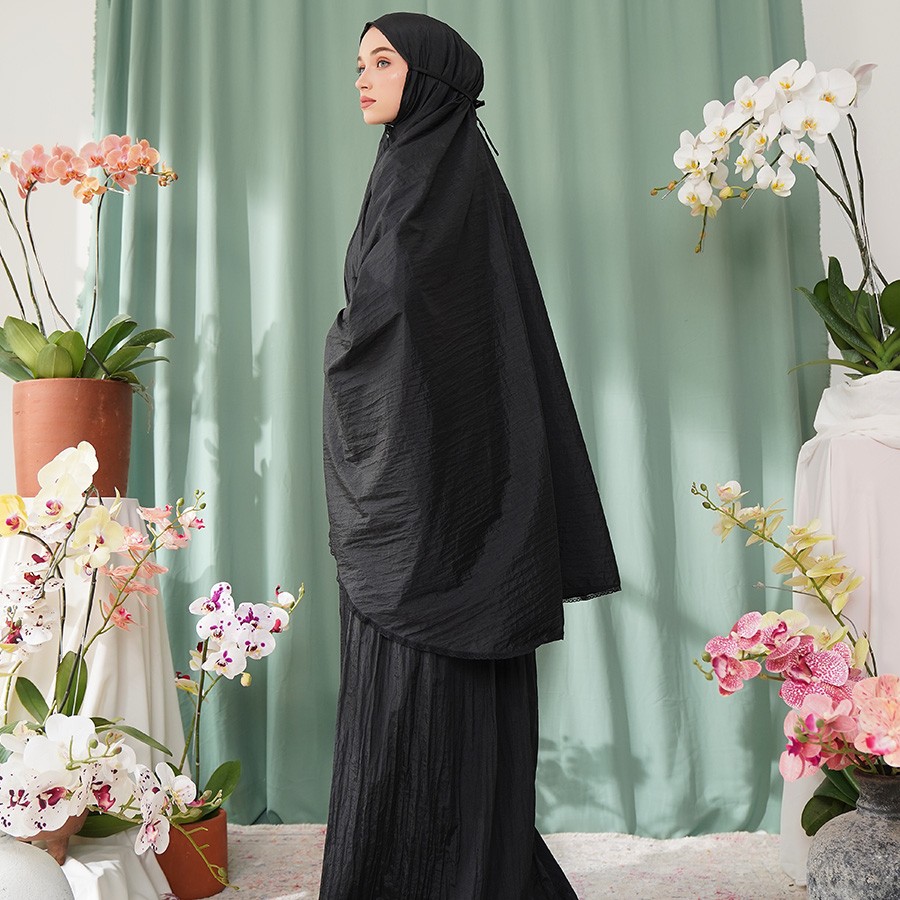 Tiara 534 Black
