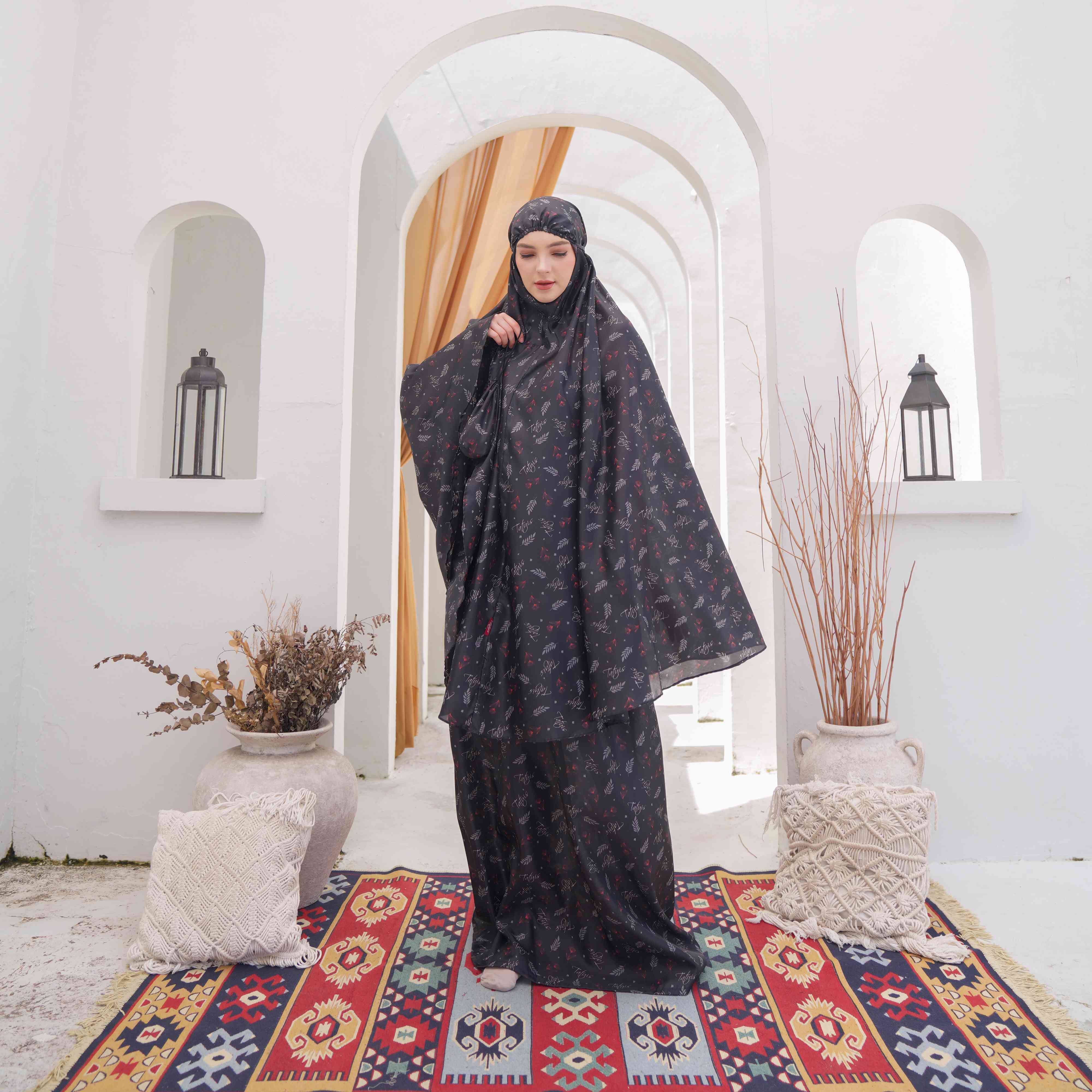 Tiara 514 Black