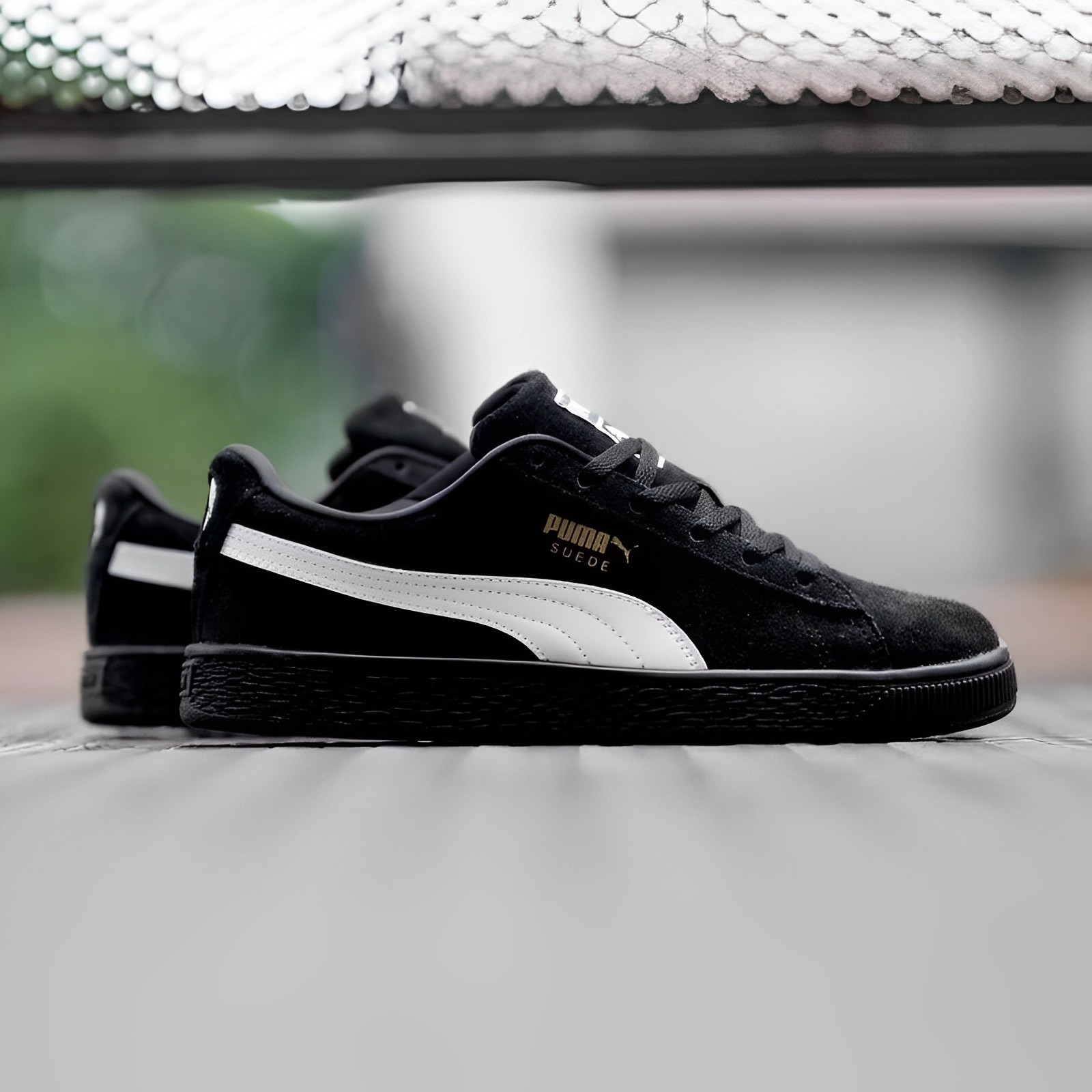 PUMA SUEDE CLASSIC XXI - BLACK WHITE SOLE BOLD