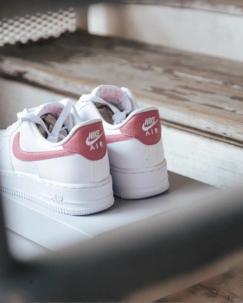 NIKE AIR FORCE 1 - DESERT BERRY