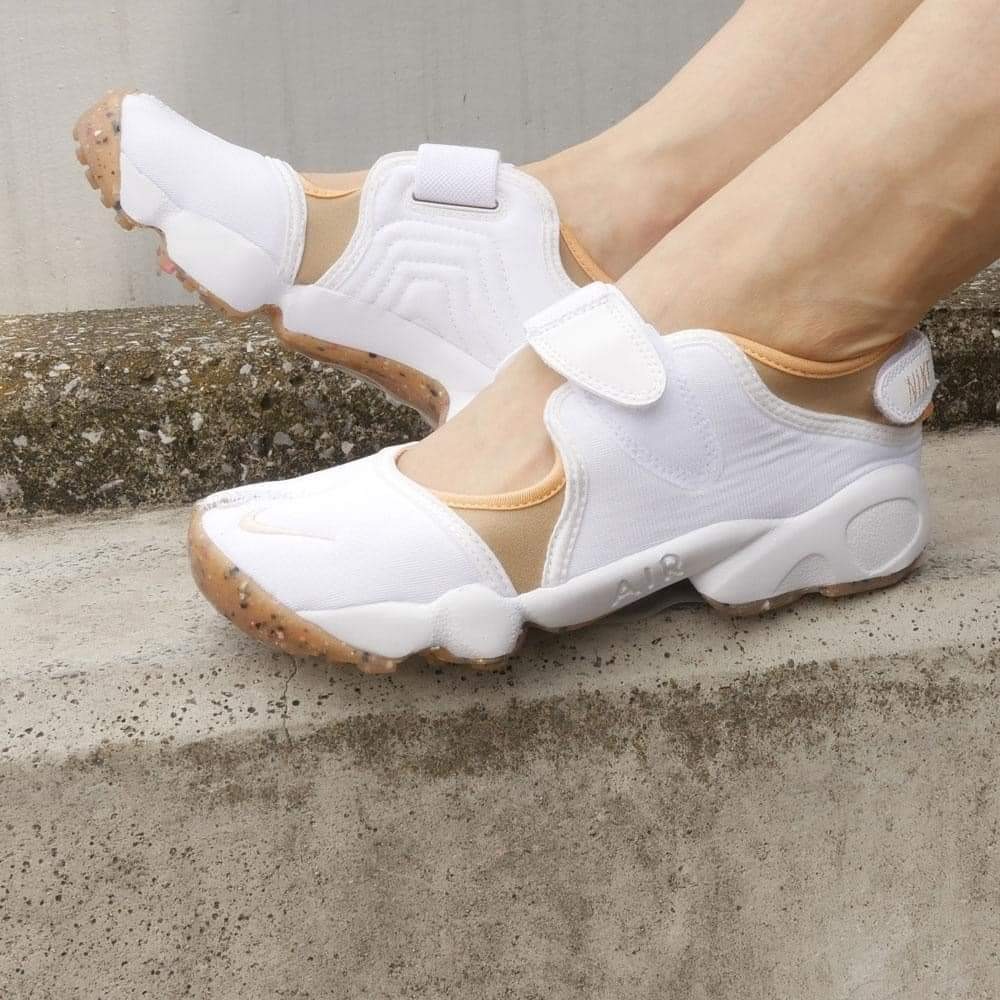 NIKE AIR RIFT 2022