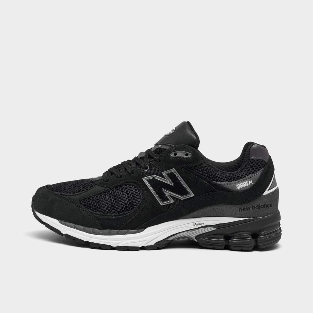NEW BALANCE 2002R - BLACK DARK GREY