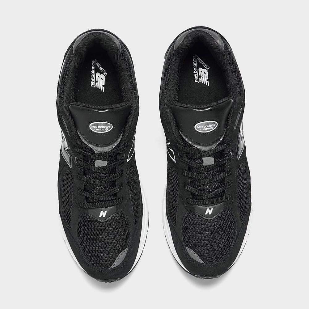 NEW BALANCE 2002R - BLACK DARK GREY