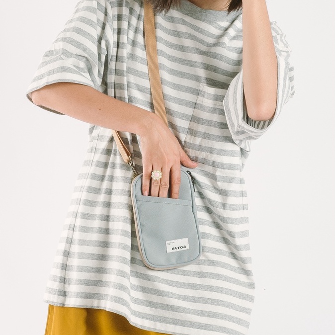 Evroa Polka Sling Phone - Light Grey