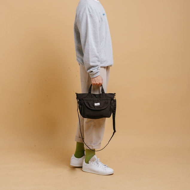 Evroa Clay Sling Bag - Black