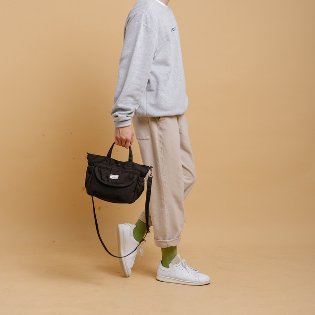 Evroa Clay Sling Bag - Black