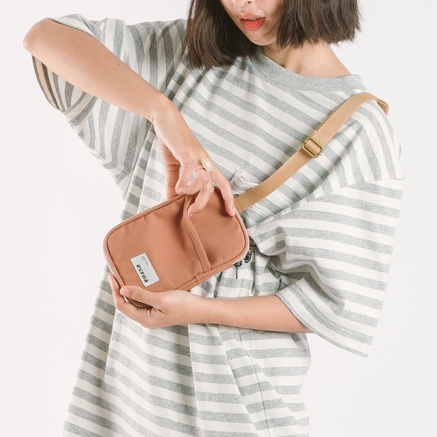 Evroa Polka Sling Phone - Brownie