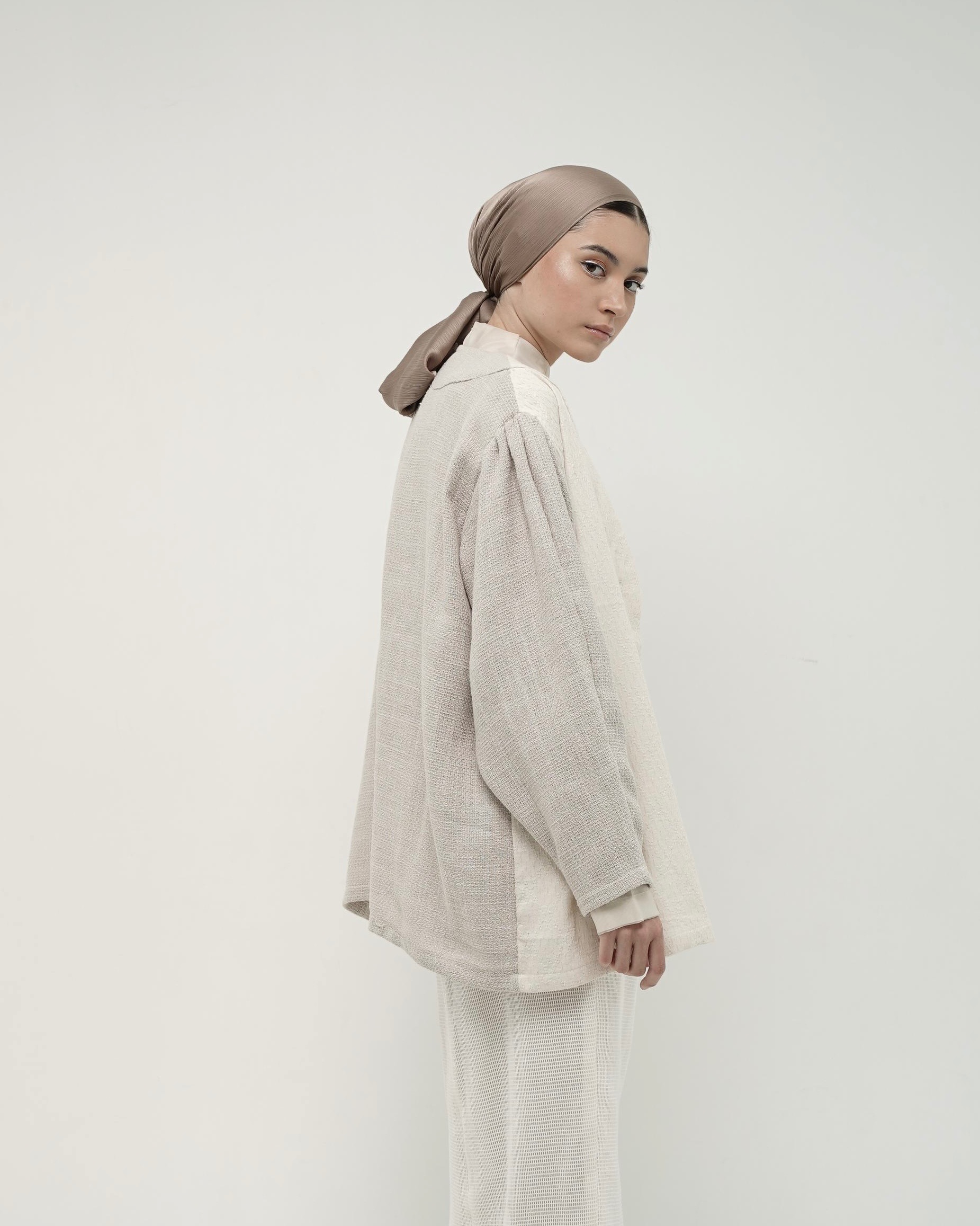 Lira Outer