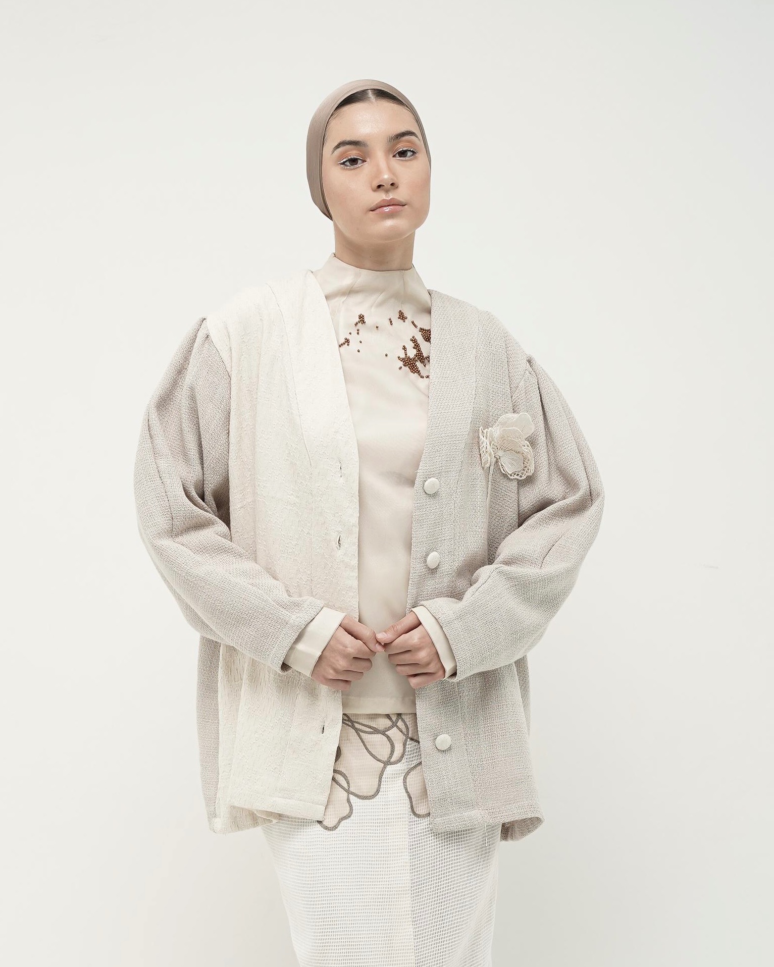 Lira Outer