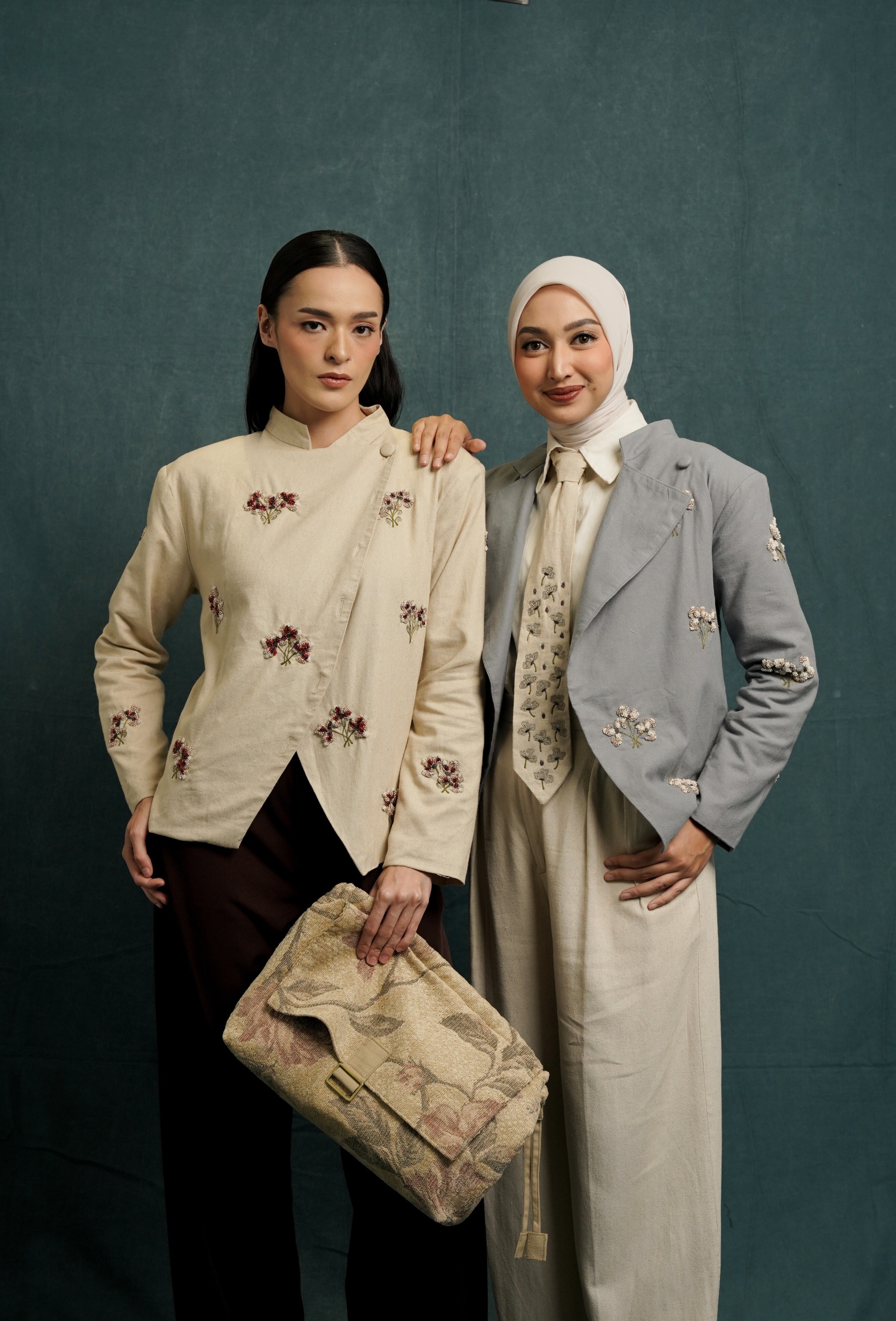 x Indira Linen Beskap